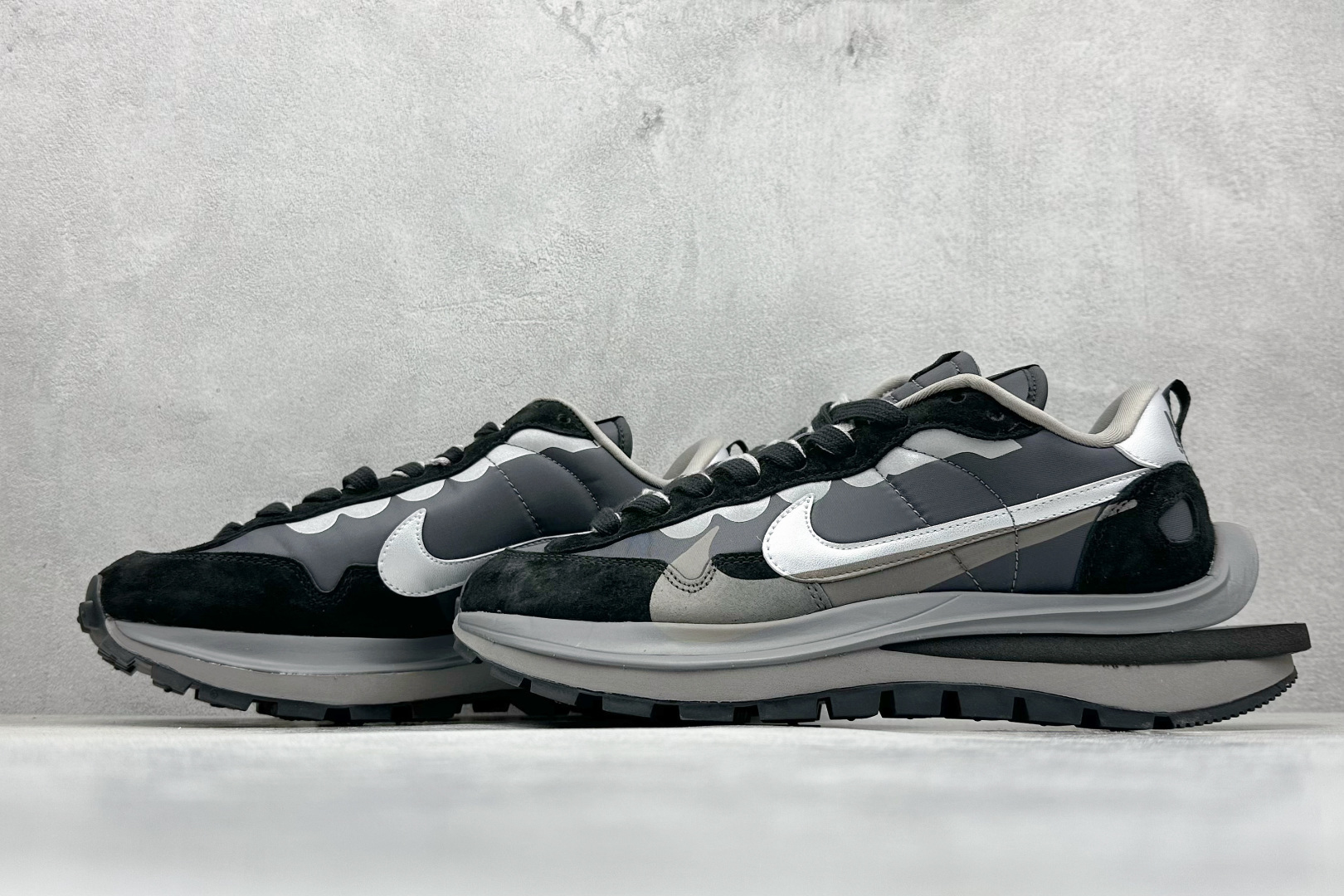 260 S版Sacai X NIKe vaporWaffle 华夫三代3.0 走秀重磅联名运动鞋 DD1875-300