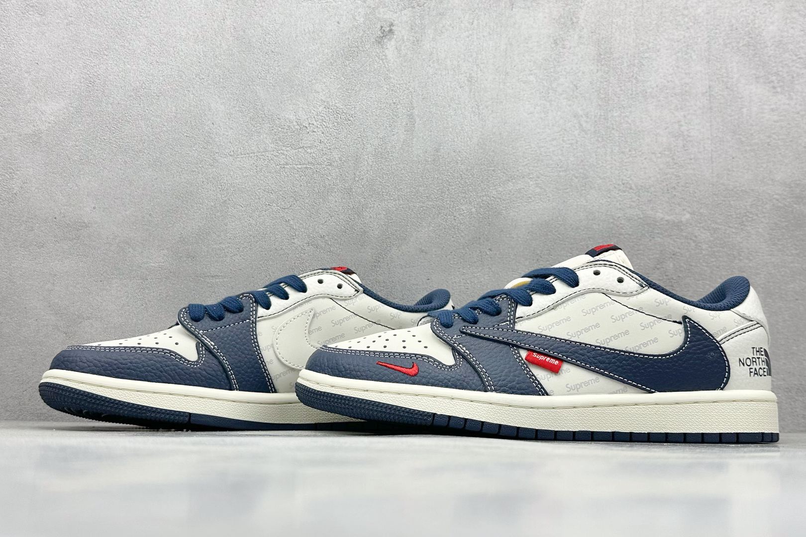 280 SC版Travis Scott x Fragment Design x Air Jordan 1 Low SP AJ1 乔1 三方联名 奶白深蓝 低帮文化休闲板鞋 XZ5749-009-Chinese UA Cheap High Quatity Brand Clothes Bags handbags Sneakers wholesale wholesaler seller from China Factory suppliers Fashion Clothing Shoes best Quality Beautiful Price 280 SC版Travis Scott x Fragment Design x Air Jordan 1 Low SP AJ1 乔1 三方联名 奶白深蓝 低帮文化休闲板鞋 XZ5749-009