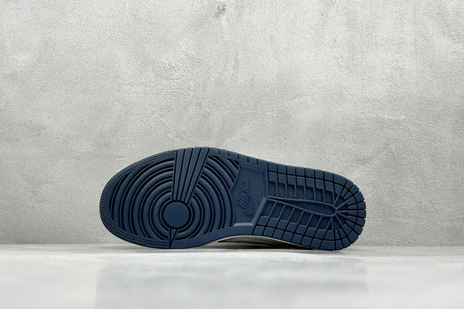 280 SC版Travis Scott x Fragment Design x Air Jordan 1 Low SP AJ1 乔1 三方联名 奶白深蓝 低帮文化休闲板鞋 XZ5749-009-Chinese UA Cheap High Quatity Brand Clothes Bags handbags Sneakers wholesale wholesaler seller from China Factory suppliers Fashion Clothing Shoes best Quality Beautiful Price 280 SC版Travis Scott x Fragment Design x Air Jordan 1 Low SP AJ1 乔1 三方联名 奶白深蓝 低帮文化休闲板鞋 XZ5749-009