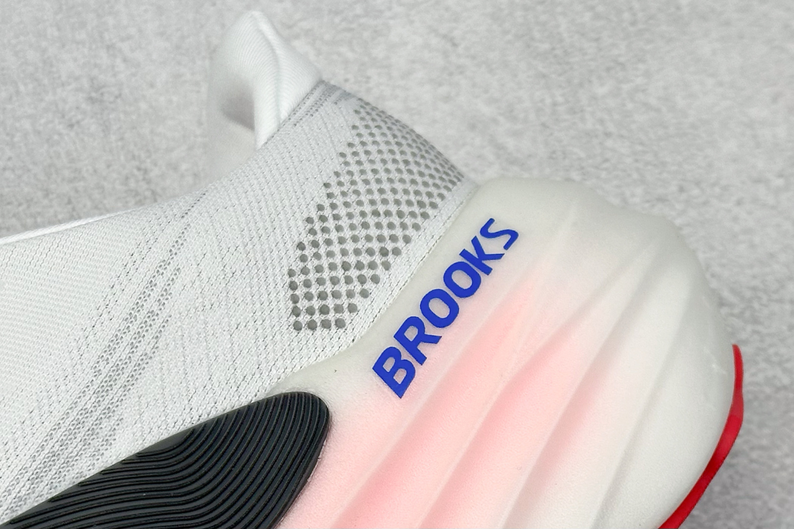 210 Z版 Brooks Glycerin Max 布鲁克斯 男子缓震马拉松慢跑鞋 120436 1B 118-Chinese UA Cheap High Quatity Brand Clothes Bags handbags Sneakers wholesale wholesaler seller from China Factory suppliers Fashion Clothing Shoes best Quality Beautiful Price 210 Z版 Brooks Glycerin Max 布鲁克斯 男子缓震马拉松慢跑鞋 120436 1B 118