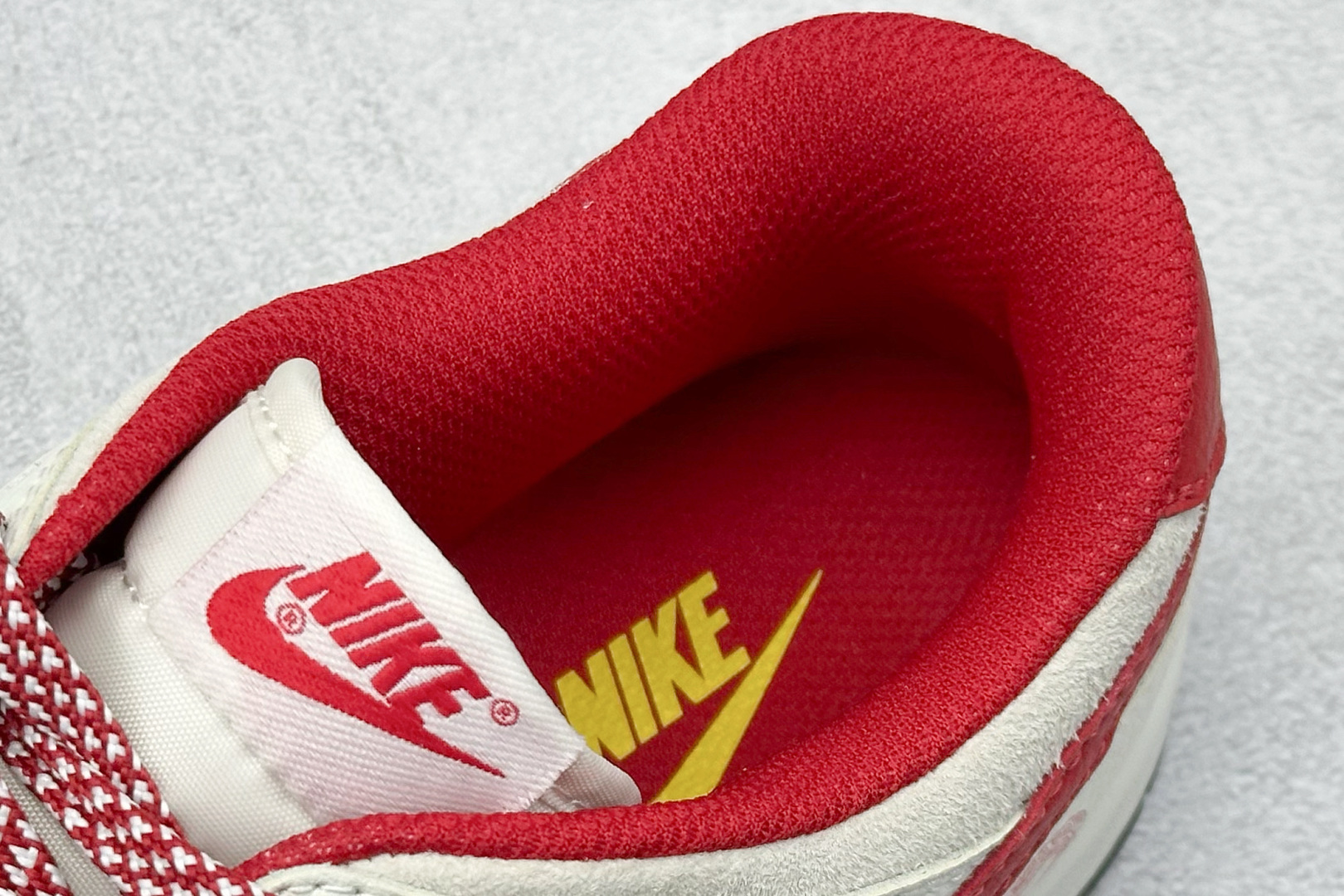 240 XC版 Nk SB Dunk Low 蛇年限定 祥云红勾 周年高端定制 低帮休闲板鞋 DJ2024-094