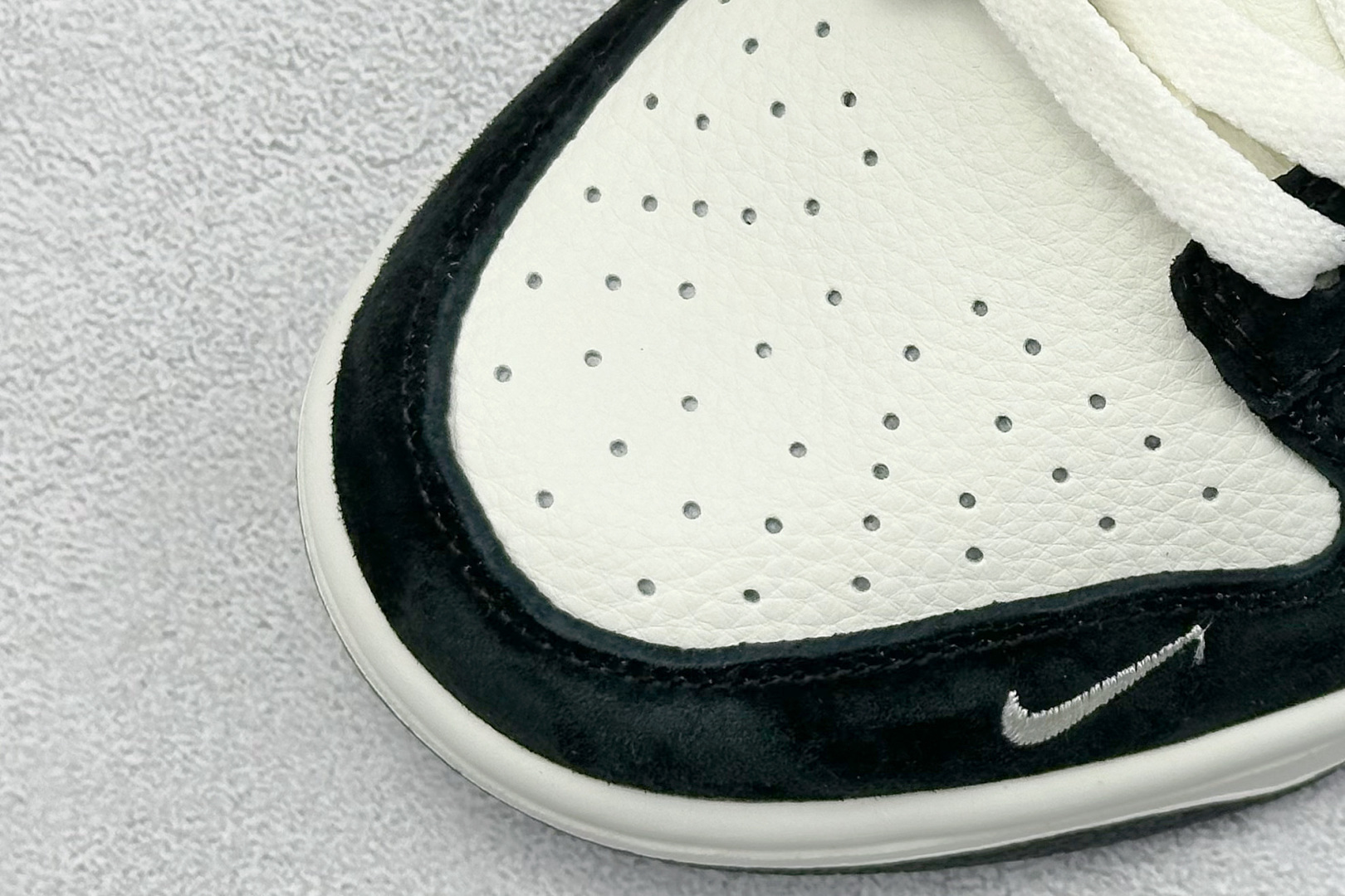 240 XC版 Nk SB Dunk Low 古驰联名 黑白字母 周年高端定制 低帮休闲板鞋 DJ2024-098