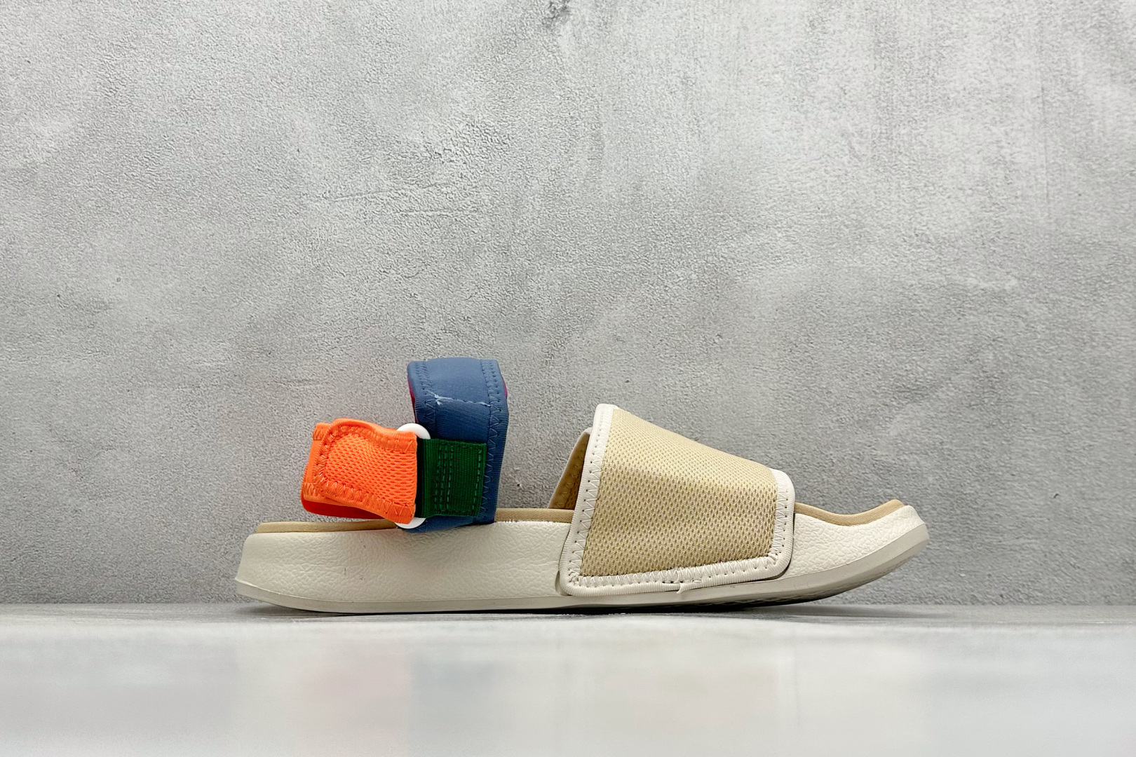 140 adidas originals Adilette Sandal 4.0 休闲运动 沙滩凉鞋 H03428