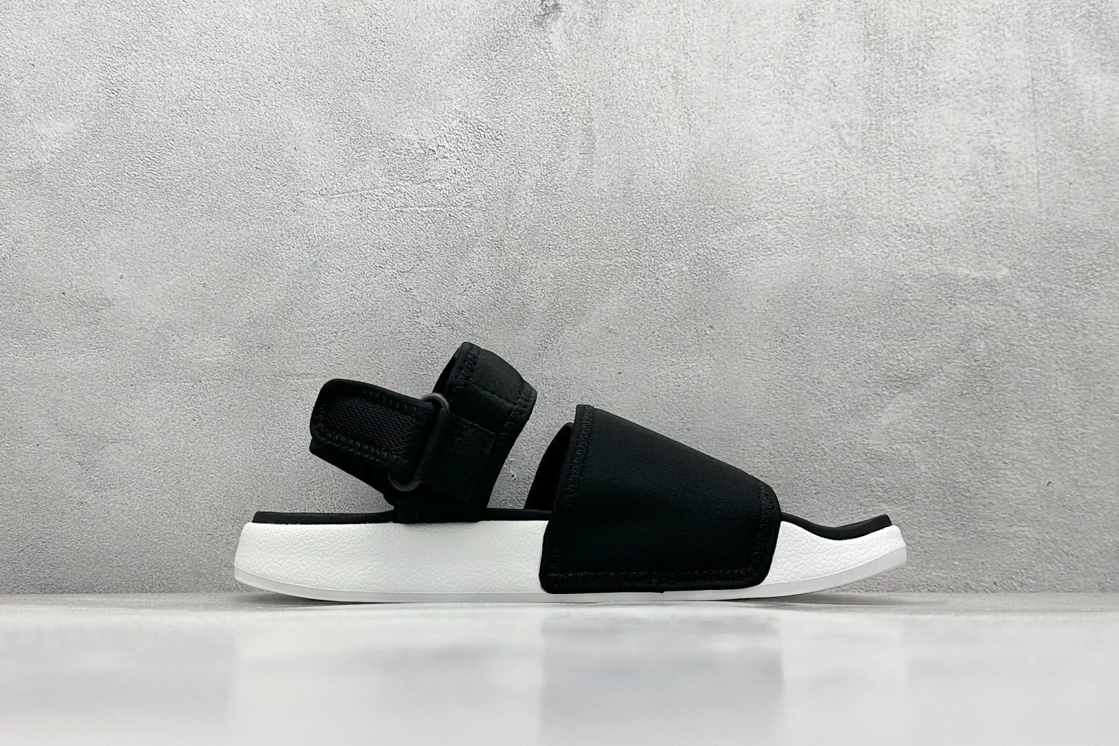 140 adidas originals Adilette Sandal 4.0 休闲运动 沙滩凉鞋 HP3096-Chinese UA Cheap High Quatity Brand Clothes Bags handbags Sneakers wholesale wholesaler seller from China Factory suppliers Fashion Clothing Shoes best Quality Beautiful Price 140 adidas originals Adilette Sandal 4.0 休闲运动 沙滩凉鞋 HP3096