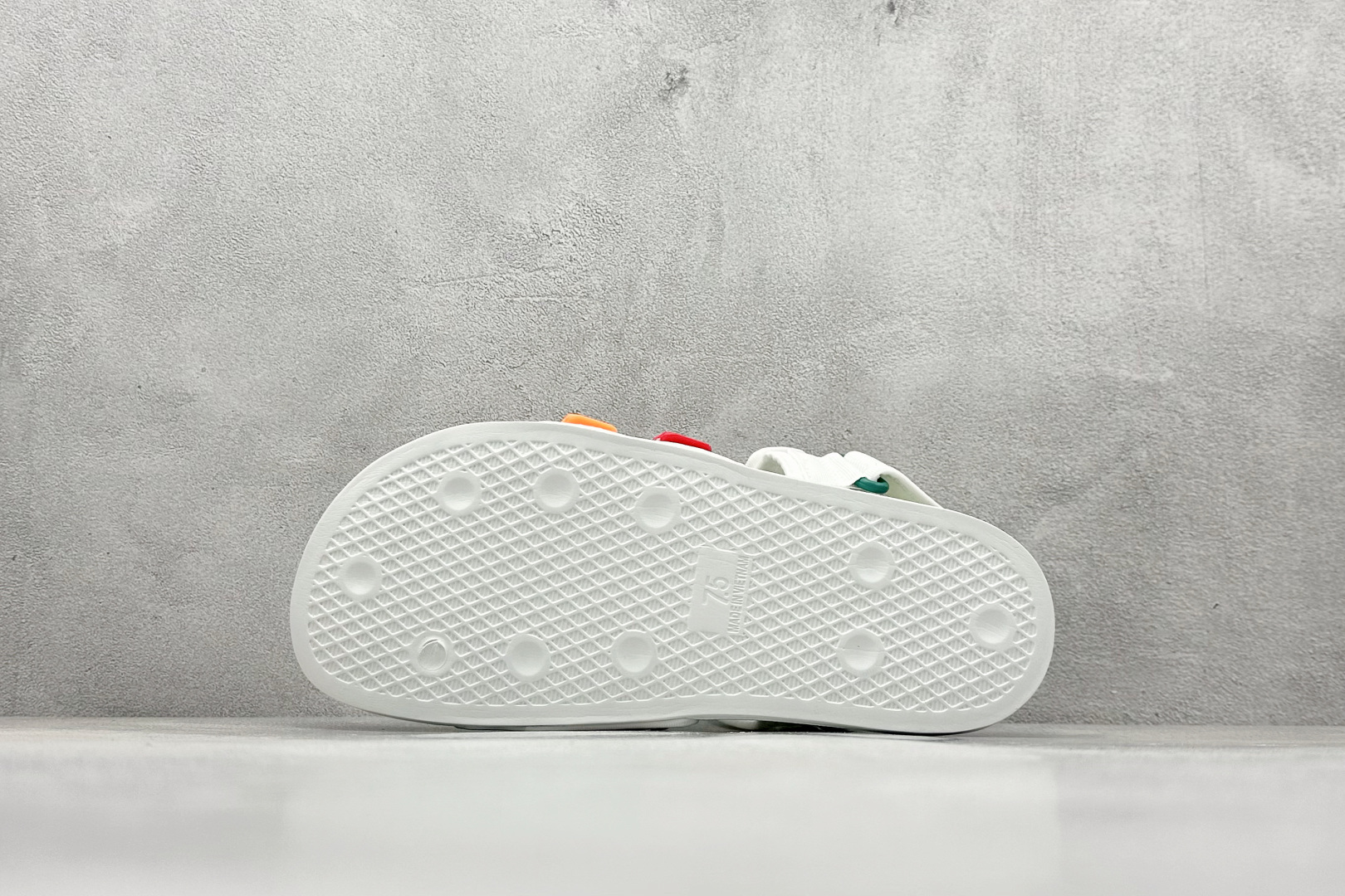 140 adidas originals Adilette Sandal 4.0 休闲运动 沙滩凉鞋 GZ8828-Chinese UA Cheap High Quatity Brand Clothes Bags handbags Sneakers wholesale wholesaler seller from China Factory suppliers Fashion Clothing Shoes best Quality Beautiful Price 140 adidas originals Adilette Sandal 4.0 休闲运动 沙滩凉鞋 GZ8828