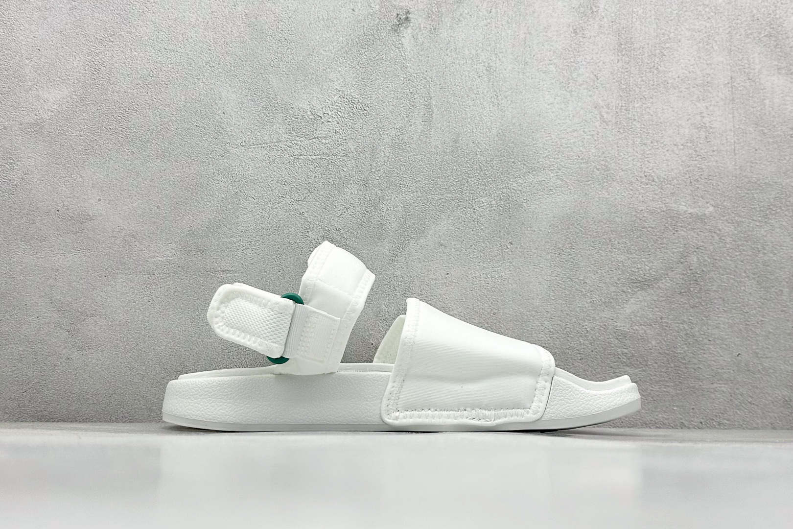 140 adidas originals Adilette Sandal 4.0 休闲运动 沙滩凉鞋 GZ8828-Chinese UA Cheap High Quatity Brand Clothes Bags handbags Sneakers wholesale wholesaler seller from China Factory suppliers Fashion Clothing Shoes best Quality Beautiful Price 140 adidas originals Adilette Sandal 4.0 休闲运动 沙滩凉鞋 GZ8828