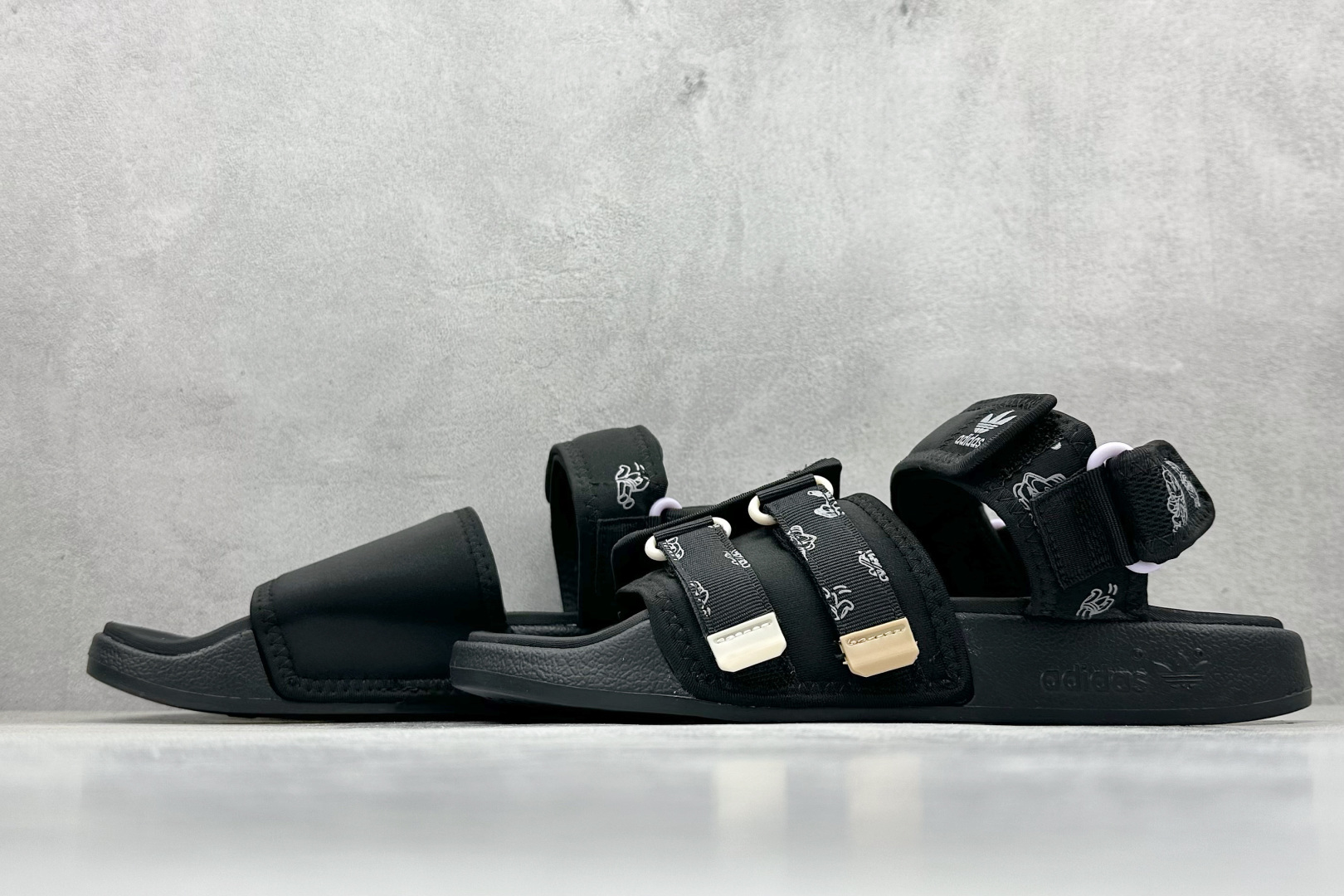 140 adidas originals Adilette Sandal 4.0 休闲运动 沙滩凉鞋 GX2185