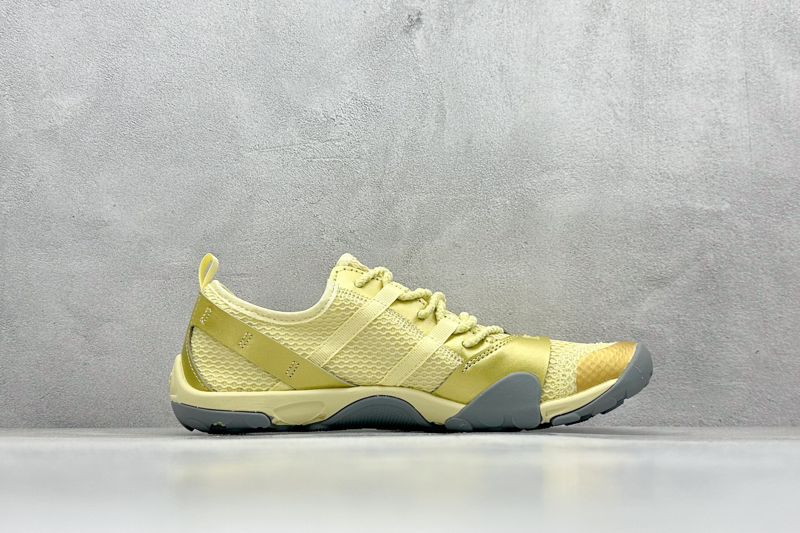 210 ISSEY MIYAKE/ x New Balance NB MT10O 舒适时尚 减震耐磨 低帮 生活休闲鞋 MT10OMB-Chinese UA Cheap High Quatity Brand Clothes Bags handbags Sneakers wholesale wholesaler seller from China Factory suppliers Fashion Clothing Shoes best Quality Beautiful Price 210 ISSEY MIYAKE/ x New Balance NB MT10O 舒适时尚 减震耐磨 低帮 生活休闲鞋 MT10OMB