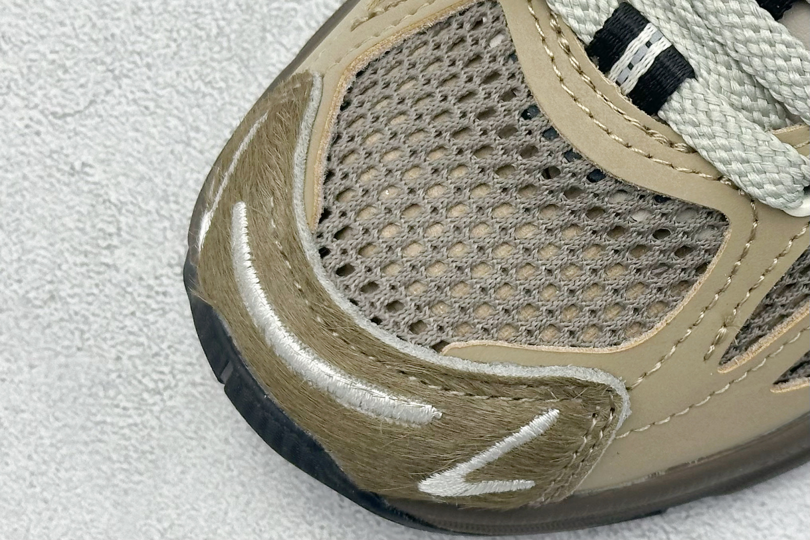 220 SFTM x AD Originals Adistar Cushion 复古前卫科技休闲运动老爹鞋 JR8044-Chinese UA Cheap High Quatity Brand Clothes Bags handbags Sneakers wholesale wholesaler seller from China Factory suppliers Fashion Clothing Shoes best Quality Beautiful Price 220 SFTM x AD Originals Adistar Cushion 复古前卫科技休闲运动老爹鞋 JR8044