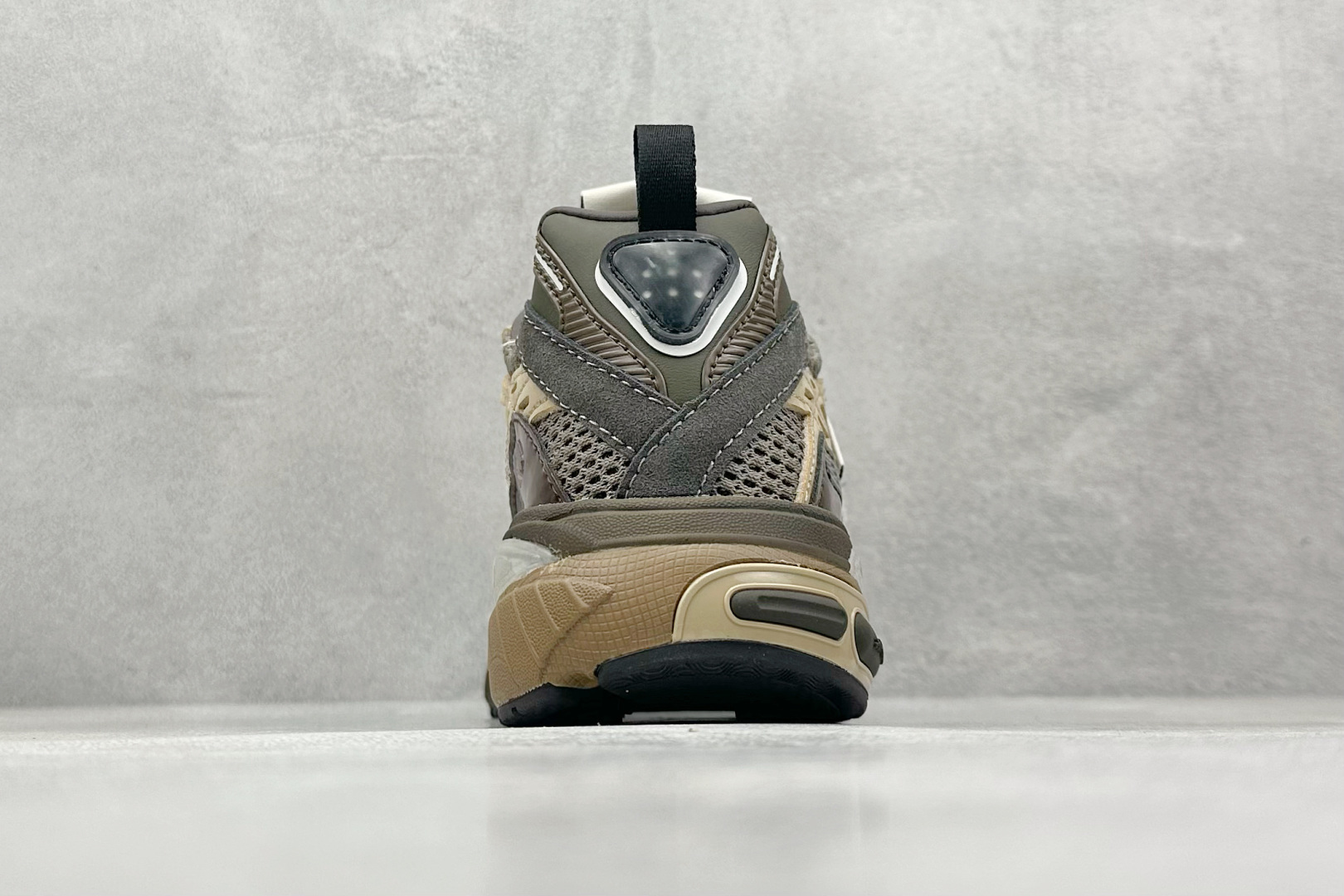 220 SFTM x AD Originals Adistar Cushion 复古前卫科技休闲运动老爹鞋 JR8044-Chinese UA Cheap High Quatity Brand Clothes Bags handbags Sneakers wholesale wholesaler seller from China Factory suppliers Fashion Clothing Shoes best Quality Beautiful Price 220 SFTM x AD Originals Adistar Cushion 复古前卫科技休闲运动老爹鞋 JR8044