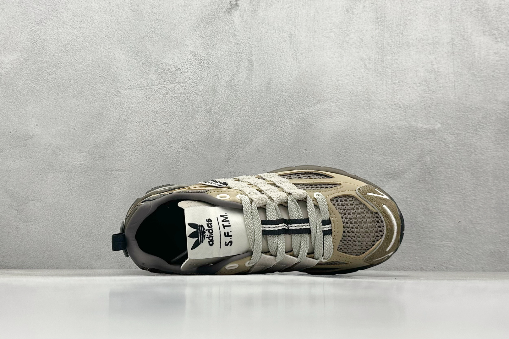 220 SFTM x AD Originals Adistar Cushion 复古前卫科技休闲运动老爹鞋 JR8044-Chinese UA Cheap High Quatity Brand Clothes Bags handbags Sneakers wholesale wholesaler seller from China Factory suppliers Fashion Clothing Shoes best Quality Beautiful Price 220 SFTM x AD Originals Adistar Cushion 复古前卫科技休闲运动老爹鞋 JR8044