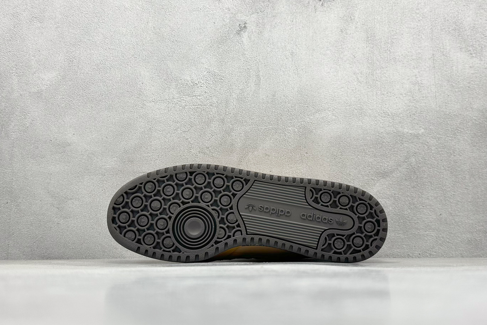 220 Adidas Forum Low CL 低帮百搭潮流休闲运动板鞋 ID0989-Chinese UA Cheap High Quatity Brand Clothes Bags handbags Sneakers wholesale wholesaler seller from China Factory suppliers Fashion Clothing Shoes best Quality Beautiful Price 220 Adidas Forum Low CL 低帮百搭潮流休闲运动板鞋 ID0989