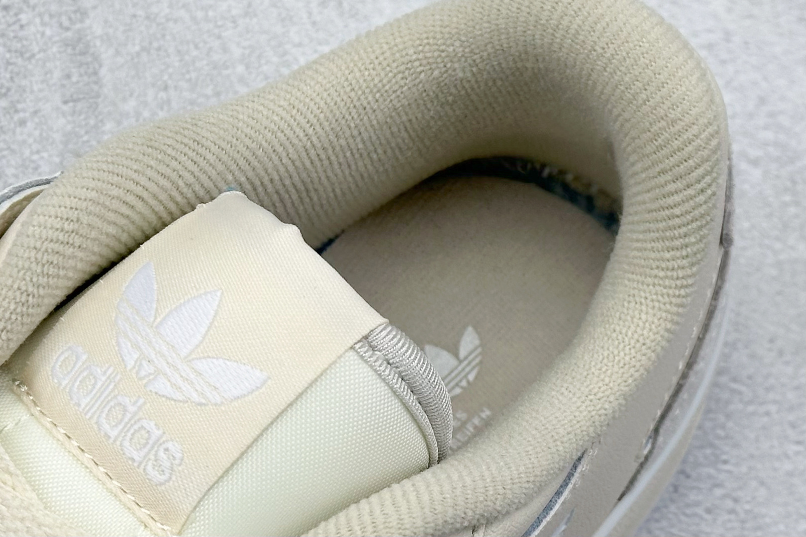 220 Adidas Forum Low CL 低帮百搭潮流休闲运动板鞋 ID7995-Chinese UA Cheap High Quatity Brand Clothes Bags handbags Sneakers wholesale wholesaler seller from China Factory suppliers Fashion Clothing Shoes best Quality Beautiful Price 220 Adidas Forum Low CL 低帮百搭潮流休闲运动板鞋 ID7995