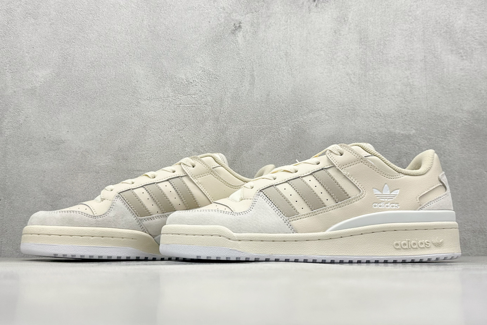 220 Adidas Forum Low CL 低帮百搭潮流休闲运动板鞋 ID7995-Chinese UA Cheap High Quatity Brand Clothes Bags handbags Sneakers wholesale wholesaler seller from China Factory suppliers Fashion Clothing Shoes best Quality Beautiful Price 220 Adidas Forum Low CL 低帮百搭潮流休闲运动板鞋 ID7995