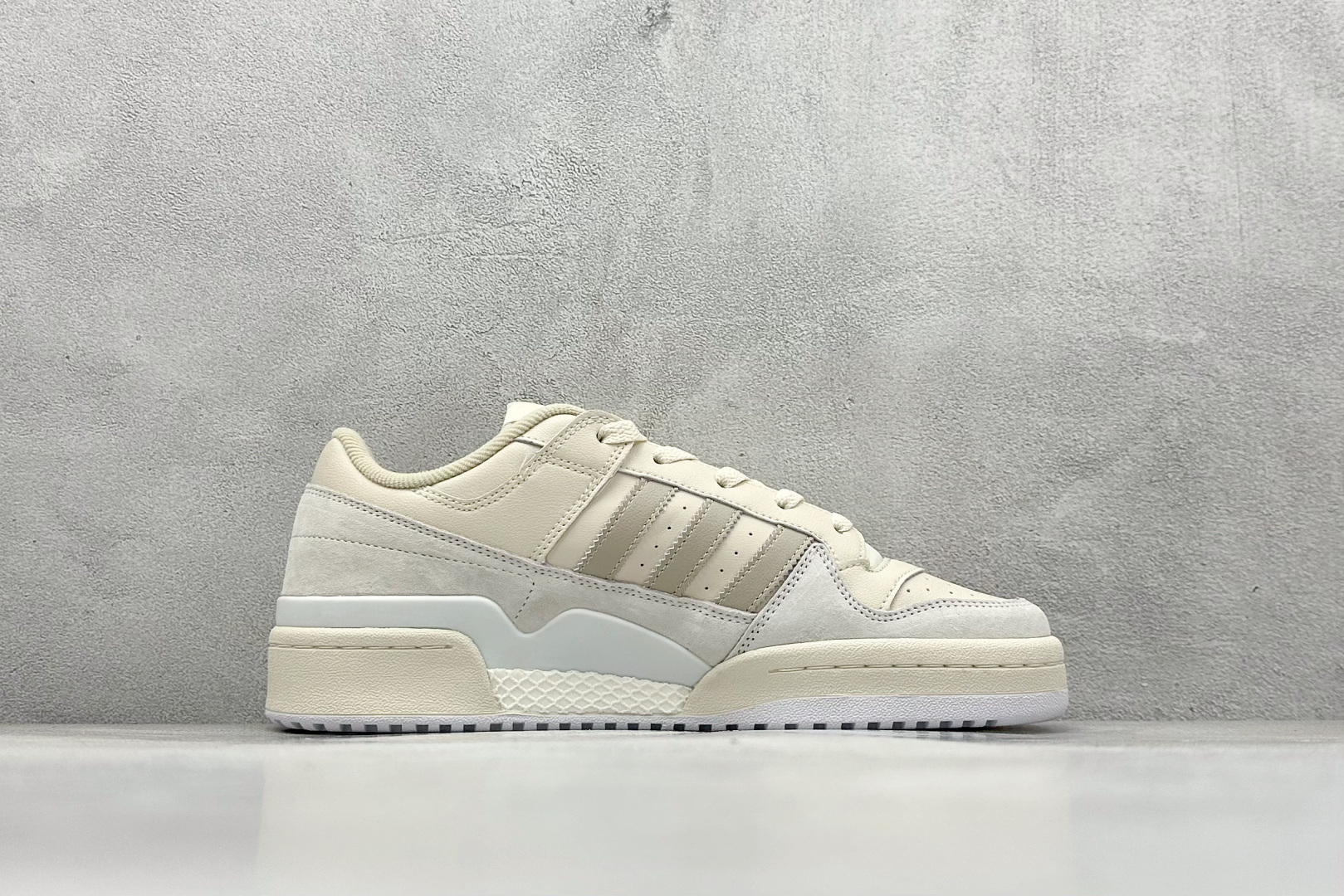 220 Adidas Forum Low CL 低帮百搭潮流休闲运动板鞋 ID7995-Chinese UA Cheap High Quatity Brand Clothes Bags handbags Sneakers wholesale wholesaler seller from China Factory suppliers Fashion Clothing Shoes best Quality Beautiful Price 220 Adidas Forum Low CL 低帮百搭潮流休闲运动板鞋 ID7995