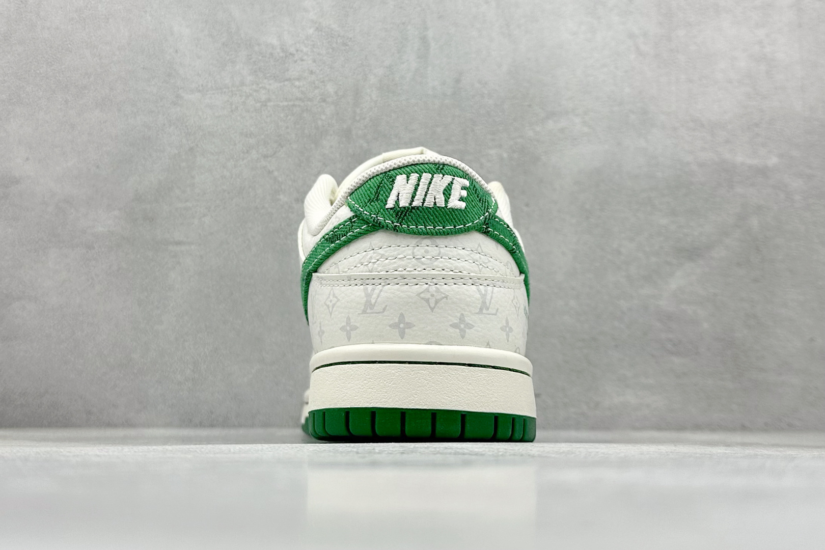 280 SC版Nike SB Dunk Low LV联名 绿色牛仔 周年高端定制 低帮休闲板鞋 SC9772-805-Chinese UA Cheap High Quatity Brand Clothes Bags handbags Sneakers wholesale wholesaler seller from China Factory suppliers Fashion Clothing Shoes best Quality Beautiful Price 280 SC版Nike SB Dunk Low LV联名 绿色牛仔 周年高端定制 低帮休闲板鞋 SC9772-805