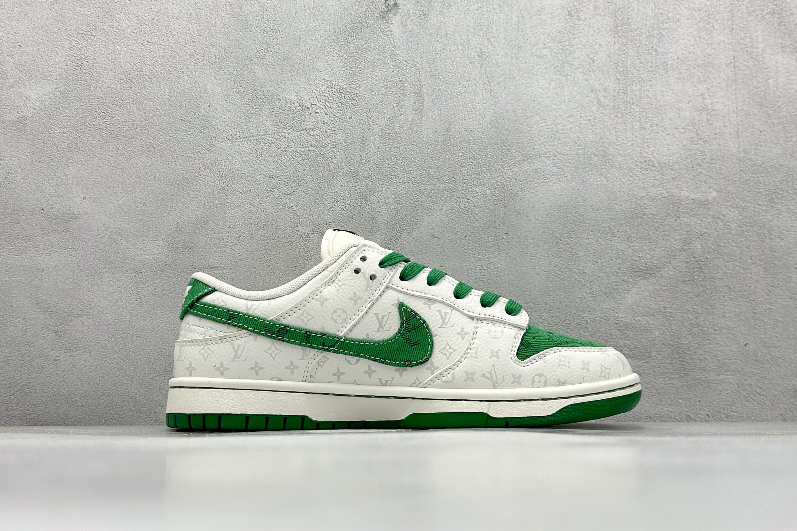 280 SC版Nike SB Dunk Low LV联名 绿色牛仔 周年高端定制 低帮休闲板鞋 SC9772-805-Chinese UA Cheap High Quatity Brand Clothes Bags handbags Sneakers wholesale wholesaler seller from China Factory suppliers Fashion Clothing Shoes best Quality Beautiful Price 280 SC版Nike SB Dunk Low LV联名 绿色牛仔 周年高端定制 低帮休闲板鞋 SC9772-805
