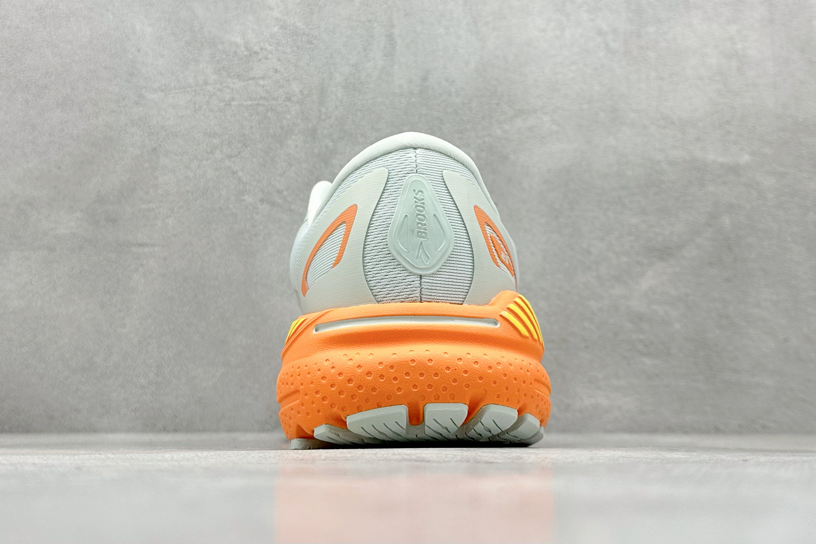 180 Z版Brooks Adrenaline GTS 23 布鲁克斯网面运动鞋 120381 1B 464-Chinese UA Cheap High Quatity Brand Clothes Bags handbags Sneakers wholesale wholesaler seller from China Factory suppliers Fashion Clothing Shoes best Quality Beautiful Price 180 Z版Brooks Adrenaline GTS 23 布鲁克斯网面运动鞋 120381 1B 464