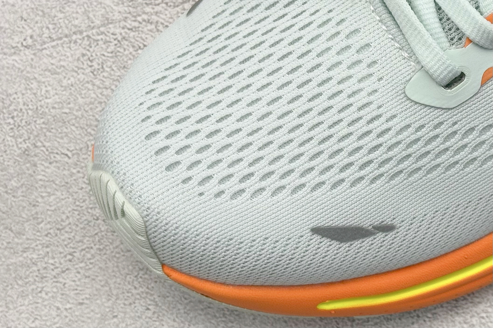 180 Z版Brooks Adrenaline GTS 23 布鲁克斯网面运动鞋 120381 1B 464-Chinese UA Cheap High Quatity Brand Clothes Bags handbags Sneakers wholesale wholesaler seller from China Factory suppliers Fashion Clothing Shoes best Quality Beautiful Price 180 Z版Brooks Adrenaline GTS 23 布鲁克斯网面运动鞋 120381 1B 464