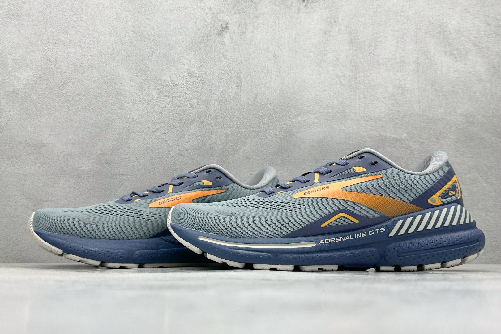 180 Z版Brooks Adrenaline GTS 23 布鲁克斯网面运动鞋 110391 1D 027