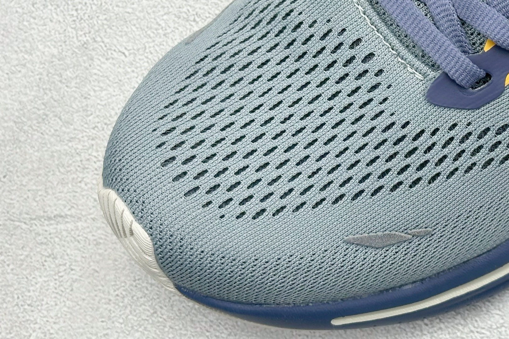 180 Z版Brooks Adrenaline GTS 23 布鲁克斯网面运动鞋 110391 1D 027