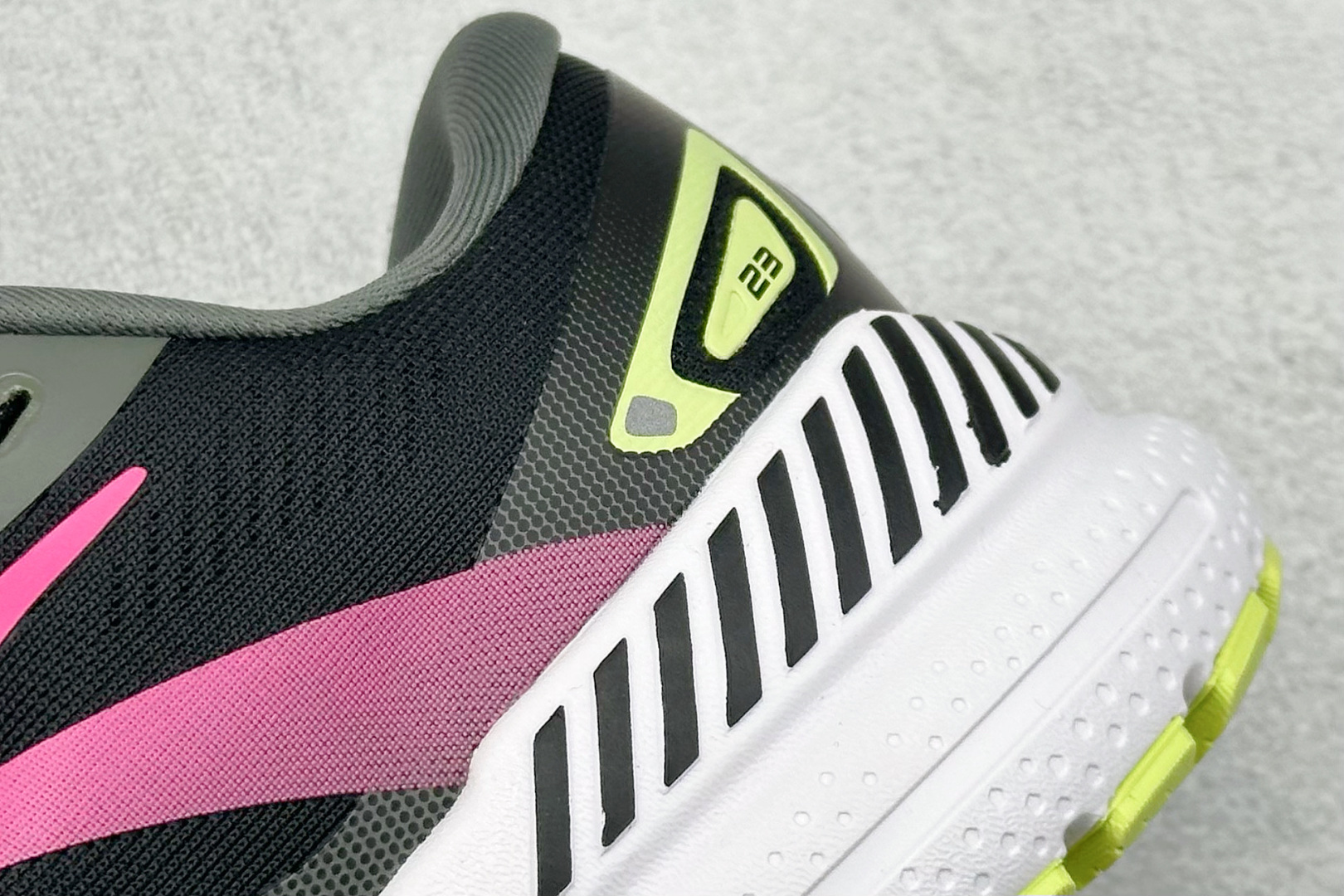 180 Z版Brooks Adrenaline GTS 23 布鲁克斯网面运动鞋 120381 1B 037-Chinese UA Cheap High Quatity Brand Clothes Bags handbags Sneakers wholesale wholesaler seller from China Factory suppliers Fashion Clothing Shoes best Quality Beautiful Price 180 Z版Brooks Adrenaline GTS 23 布鲁克斯网面运动鞋 120381 1B 037