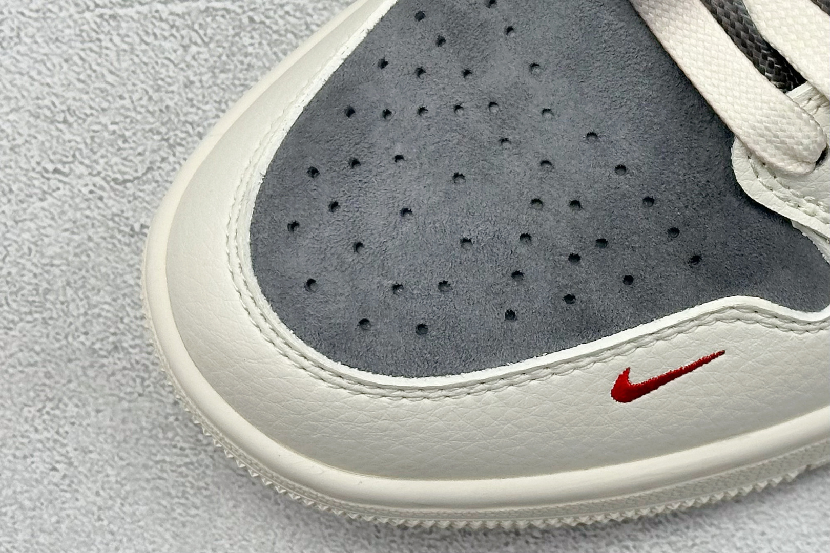 220 XC版 Air Jordan 1 Retro Low x The North Face 米灰红小钩 SJ9950-039