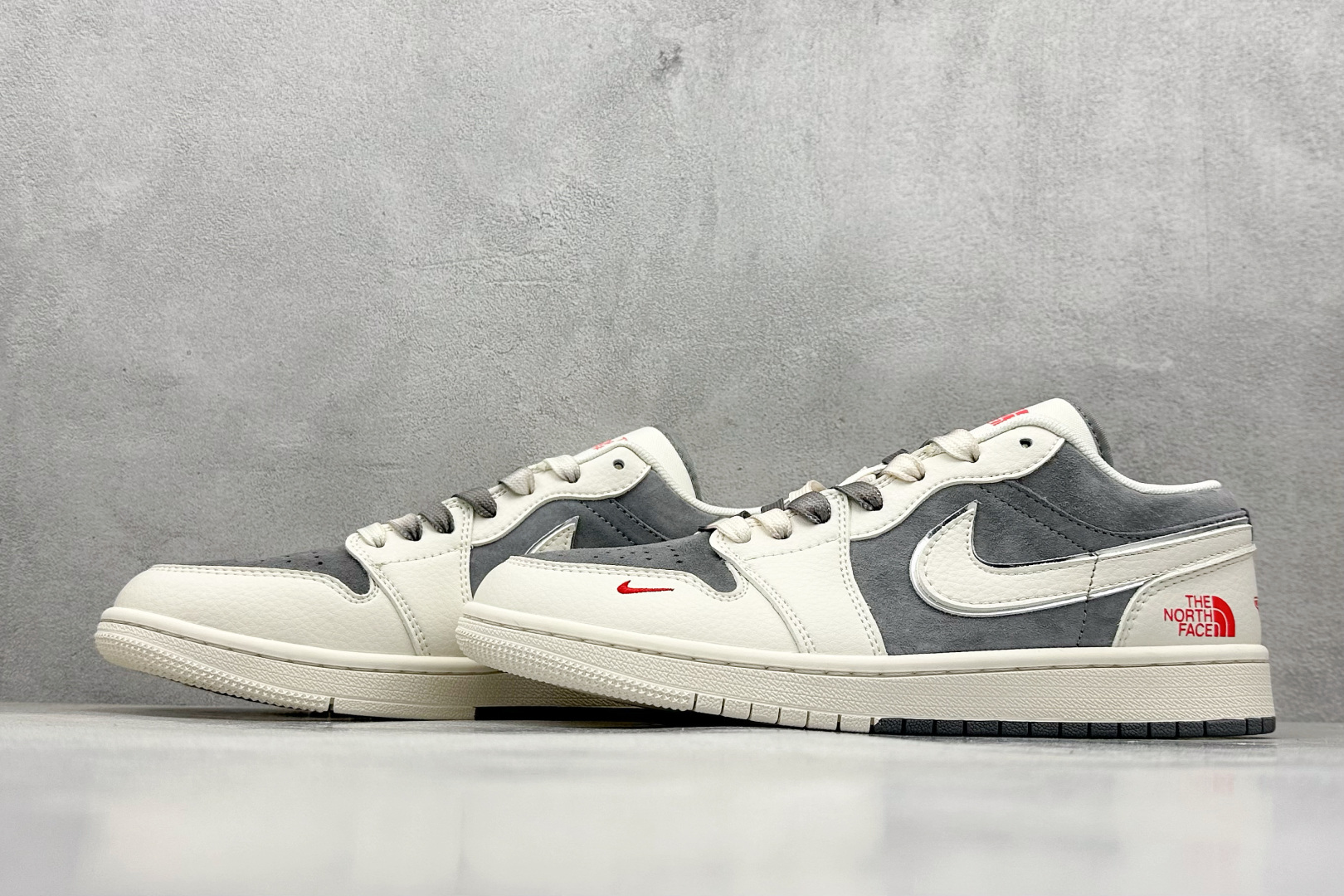 220 XC版 Air Jordan 1 Retro Low x The North Face 米灰红小钩 SJ9950-039