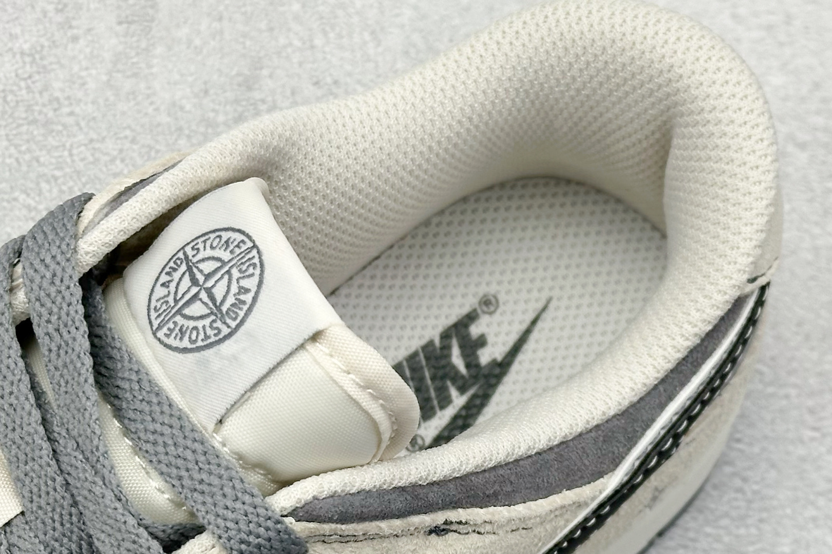 240 XC版 Nk SB Dunk Low 石头岛联名 黑白双勾 周年高端定制 低帮休闲板鞋 DJ2024-087-Chinese UA Cheap High Quatity Brand Clothes Bags handbags Sneakers wholesale wholesaler seller from China Factory suppliers Fashion Clothing Shoes best Quality Beautiful Price 240 XC版 Nk SB Dunk Low 石头岛联名 黑白双勾 周年高端定制 低帮休闲板鞋 DJ2024-087