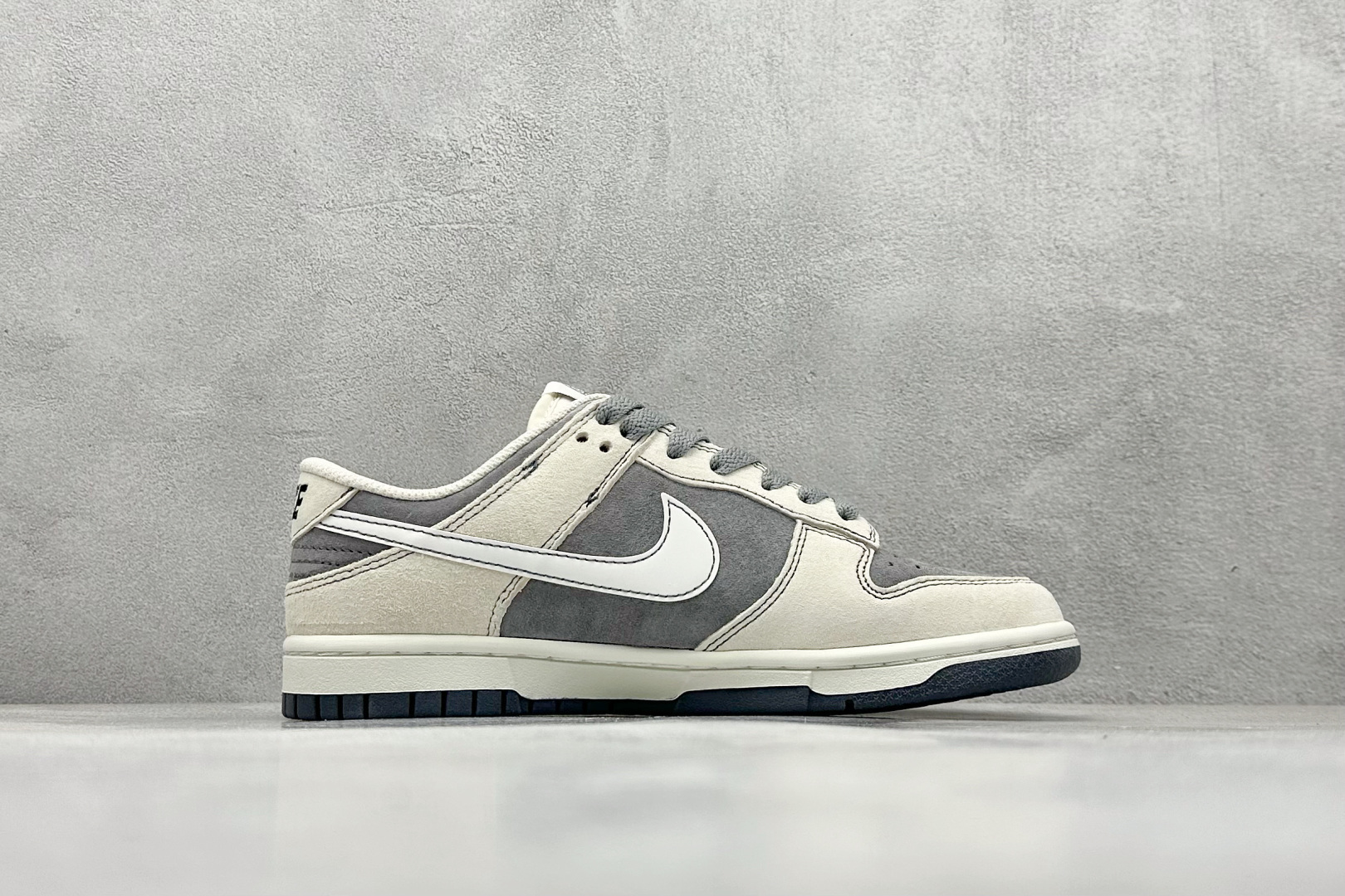 240 XC版 Nk SB Dunk Low 石头岛联名 黑白双勾 周年高端定制 低帮休闲板鞋 DJ2024-087-Chinese UA Cheap High Quatity Brand Clothes Bags handbags Sneakers wholesale wholesaler seller from China Factory suppliers Fashion Clothing Shoes best Quality Beautiful Price 240 XC版 Nk SB Dunk Low 石头岛联名 黑白双勾 周年高端定制 低帮休闲板鞋 DJ2024-087