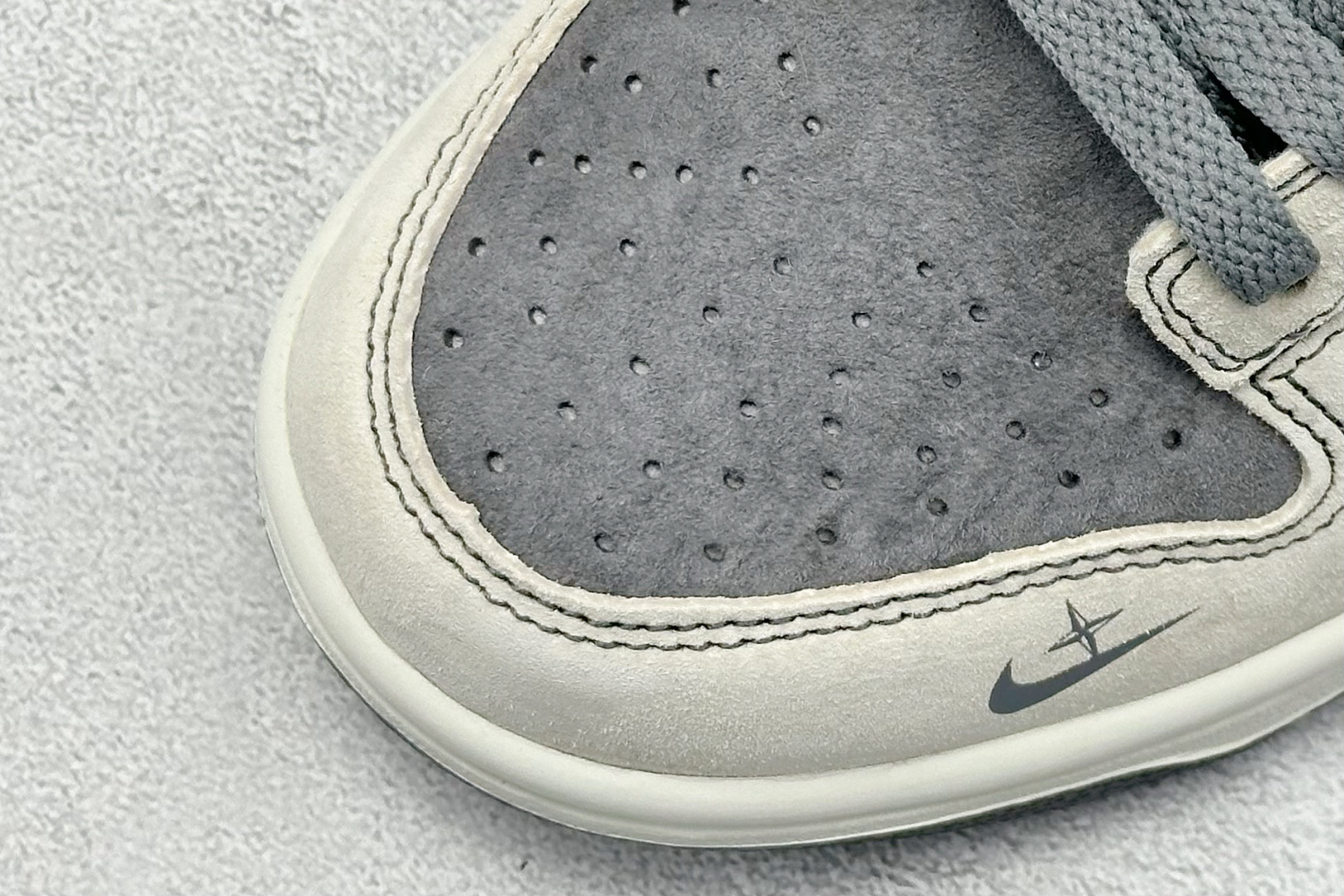 240 XC版 Nk SB Dunk Low 石头岛联名 黑白双勾 周年高端定制 低帮休闲板鞋 DJ2024-087-Chinese UA Cheap High Quatity Brand Clothes Bags handbags Sneakers wholesale wholesaler seller from China Factory suppliers Fashion Clothing Shoes best Quality Beautiful Price 240 XC版 Nk SB Dunk Low 石头岛联名 黑白双勾 周年高端定制 低帮休闲板鞋 DJ2024-087