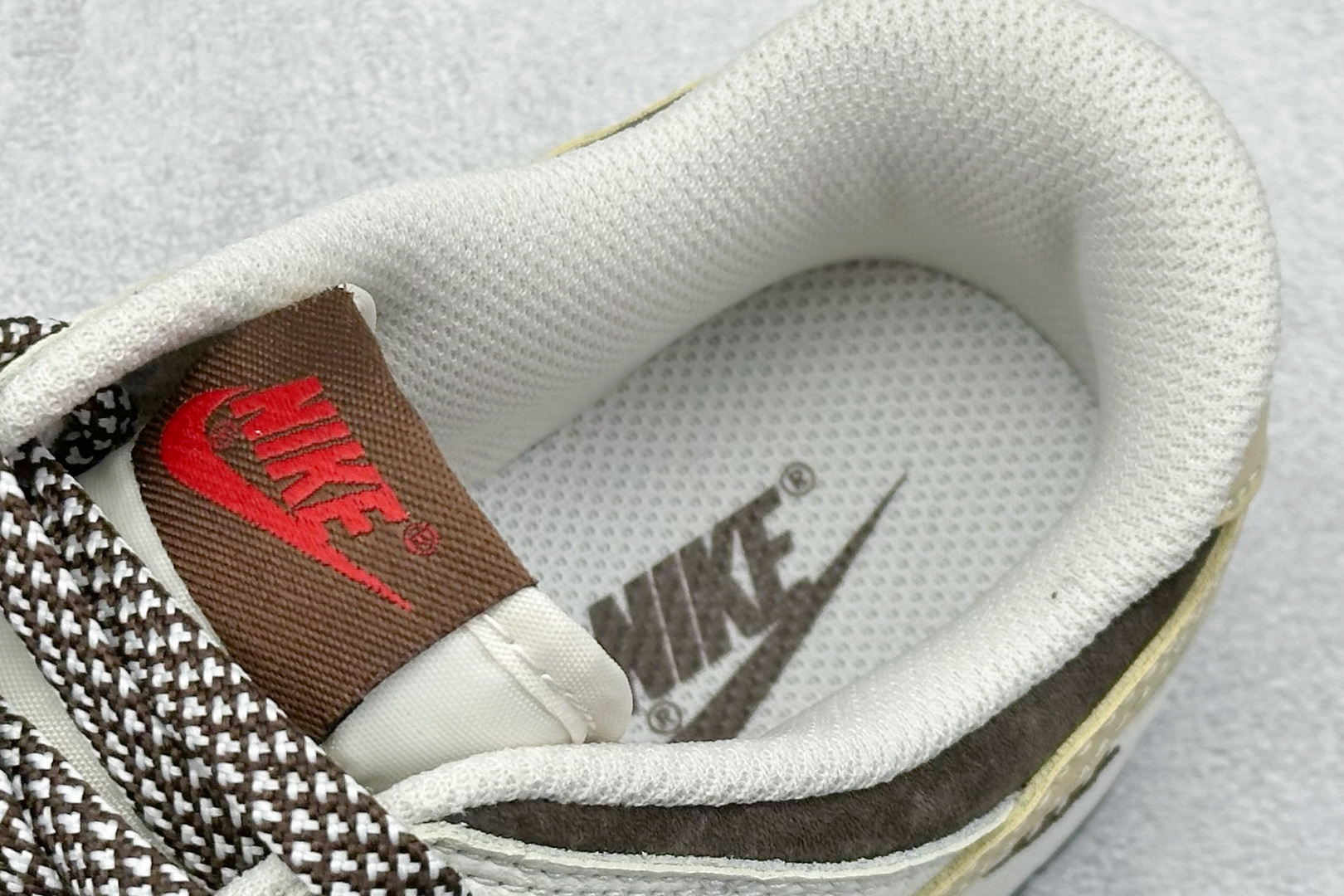 240 XC版Nk SB Dunk Low UN联名 米棕卡其勾 周年高端定制 低帮休闲板鞋 DJ2024-089-Chinese UA Cheap High Quatity Brand Clothes Bags handbags Sneakers wholesale wholesaler seller from China Factory suppliers Fashion Clothing Shoes best Quality Beautiful Price 240 XC版Nk SB Dunk Low UN联名 米棕卡其勾 周年高端定制 低帮休闲板鞋 DJ2024-089