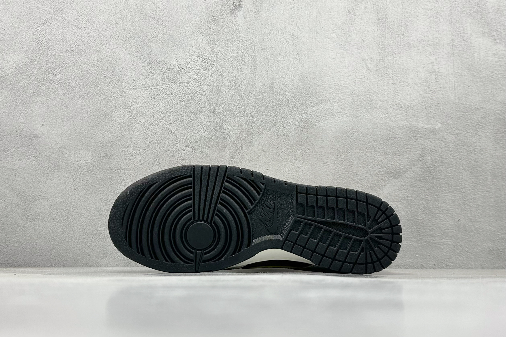 240 XC版Nk SB Dunk Low UN联名 米棕卡其勾 周年高端定制 低帮休闲板鞋 DJ2024-089-Chinese UA Cheap High Quatity Brand Clothes Bags handbags Sneakers wholesale wholesaler seller from China Factory suppliers Fashion Clothing Shoes best Quality Beautiful Price 240 XC版Nk SB Dunk Low UN联名 米棕卡其勾 周年高端定制 低帮休闲板鞋 DJ2024-089