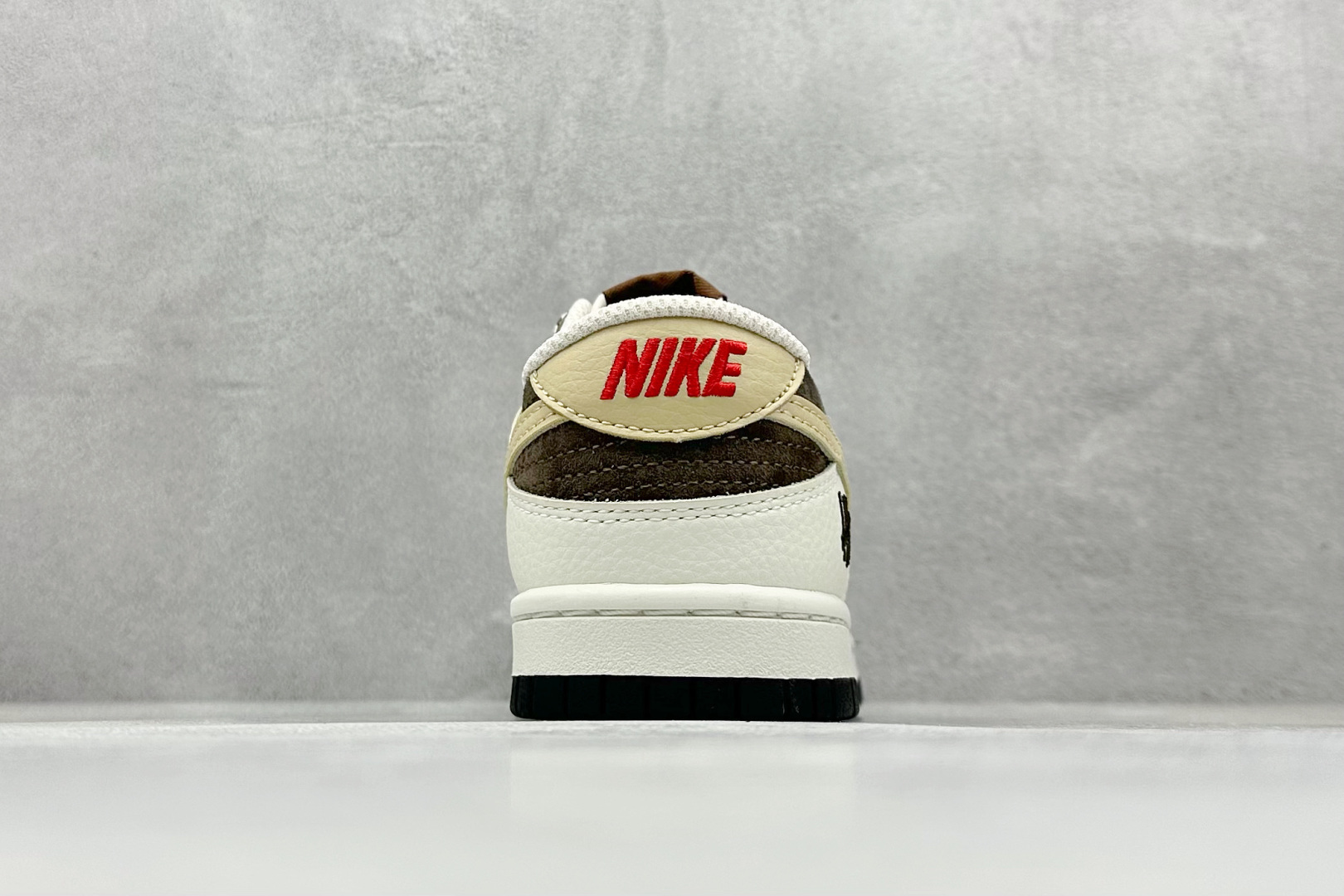 240 XC版Nk SB Dunk Low UN联名 米棕卡其勾 周年高端定制 低帮休闲板鞋 DJ2024-089-Chinese UA Cheap High Quatity Brand Clothes Bags handbags Sneakers wholesale wholesaler seller from China Factory suppliers Fashion Clothing Shoes best Quality Beautiful Price 240 XC版Nk SB Dunk Low UN联名 米棕卡其勾 周年高端定制 低帮休闲板鞋 DJ2024-089