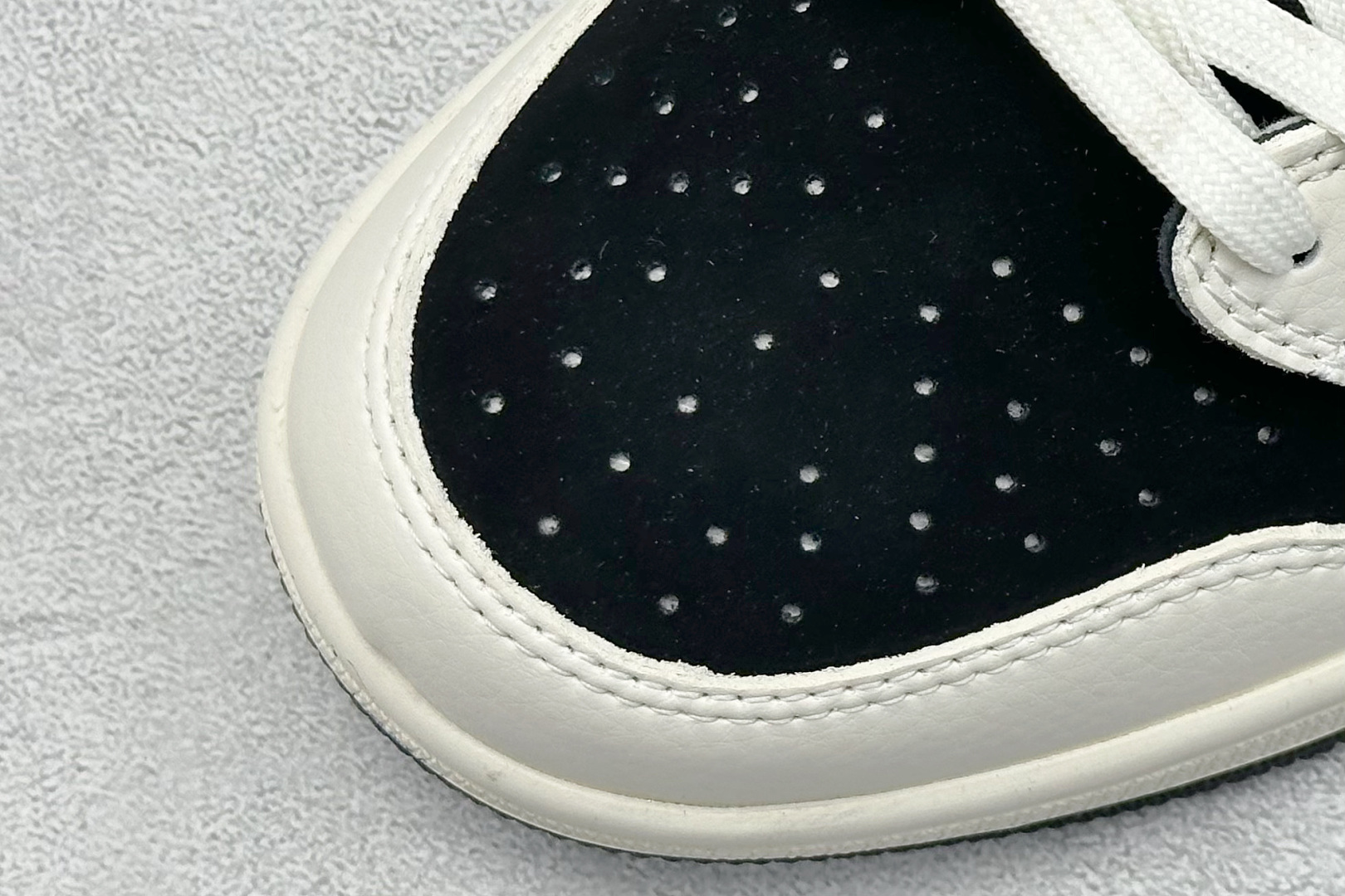 280 XC版Travis Scott x Fragment Design x Air Jordan 1 Low SP AJ1 乔1 权志龙联名 黑白菊花 低帮文化休闲板鞋 XS2024-047-Chinese UA Cheap High Quatity Brand Clothes Bags handbags Sneakers wholesale wholesaler seller from China Factory suppliers Fashion Clothing Shoes best Quality Beautiful Price 280 XC版Travis Scott x Fragment Design x Air Jordan 1 Low SP AJ1 乔1 权志龙联名 黑白菊花 低帮文化休闲板鞋 XS2024-047