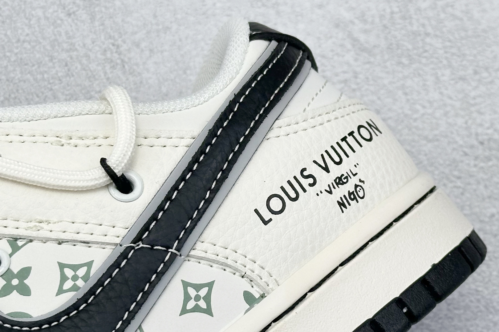 300 XC版Nike SB Dunk Low LV联名 米白绑带黑勾 周年高端定制 低帮休闲板鞋 YX5066-337-Chinese UA Cheap High Quatity Brand Clothes Bags handbags Sneakers wholesale wholesaler seller from China Factory suppliers Fashion Clothing Shoes best Quality Beautiful Price 300 XC版Nike SB Dunk Low LV联名 米白绑带黑勾 周年高端定制 低帮休闲板鞋 YX5066-337