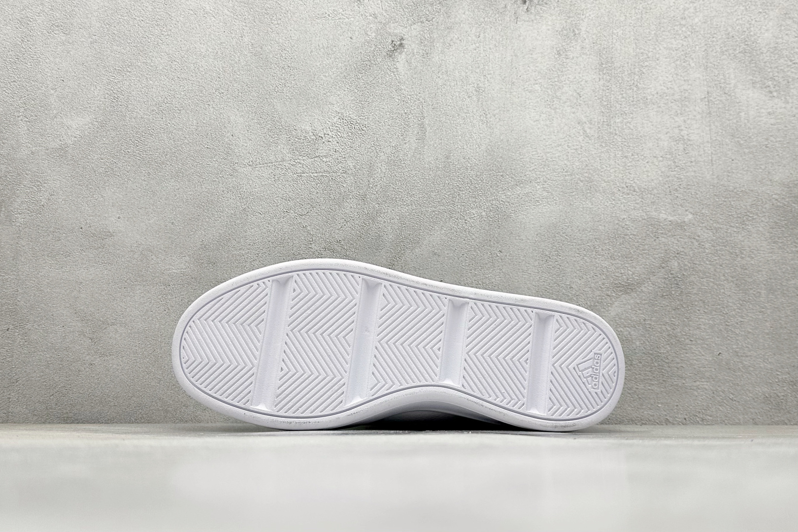 170 adidas Aspyre 校园休闲板鞋 JP7117