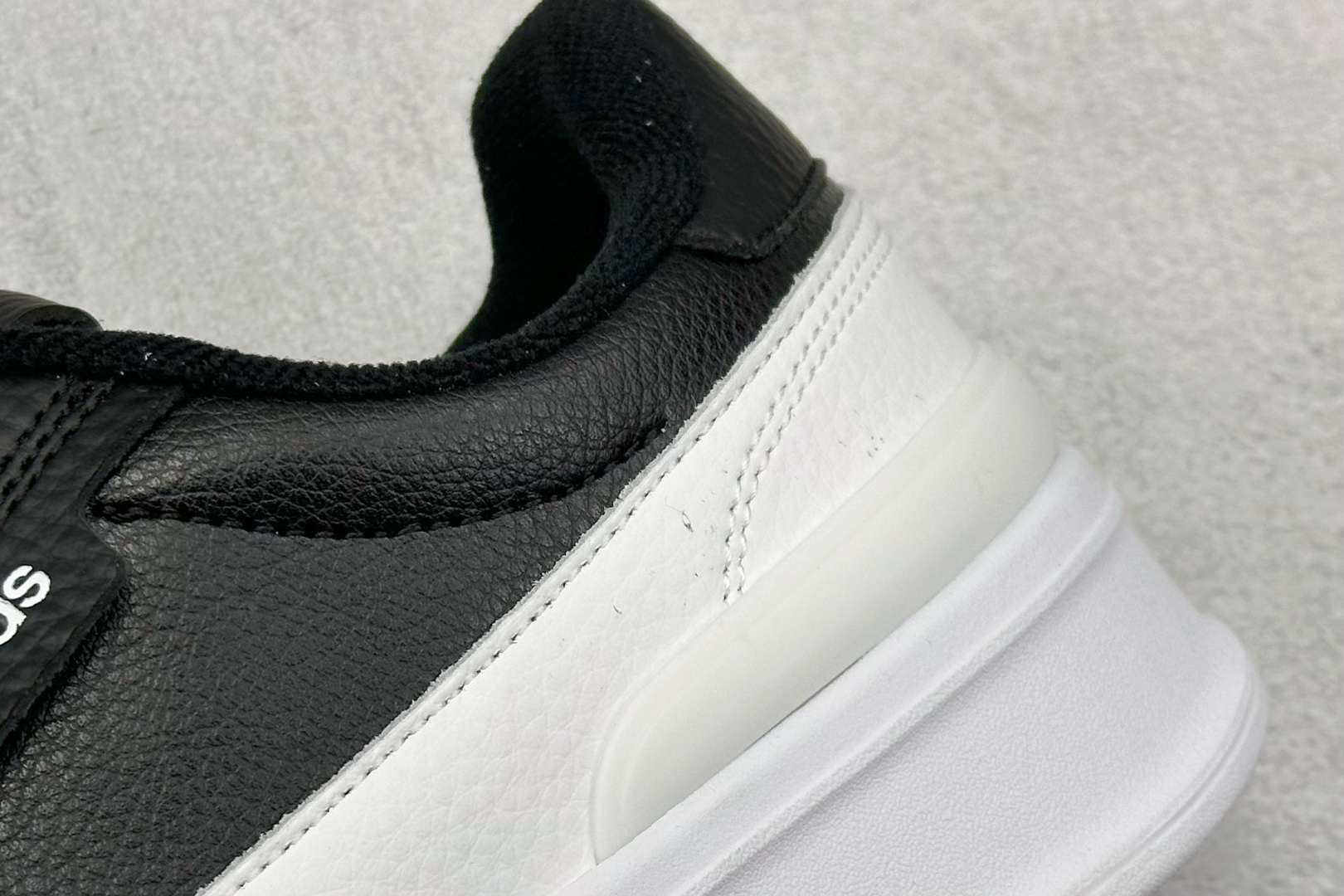 170 adidas Aspyre 校园休闲板鞋 JP7117