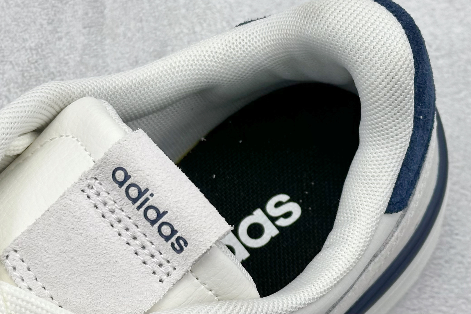 adidas Aspyre 校园休闲板鞋 JI2124