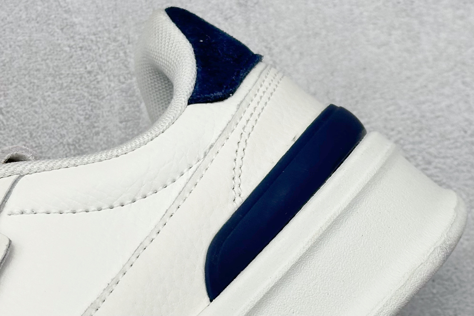 adidas Aspyre 校园休闲板鞋 JI2124