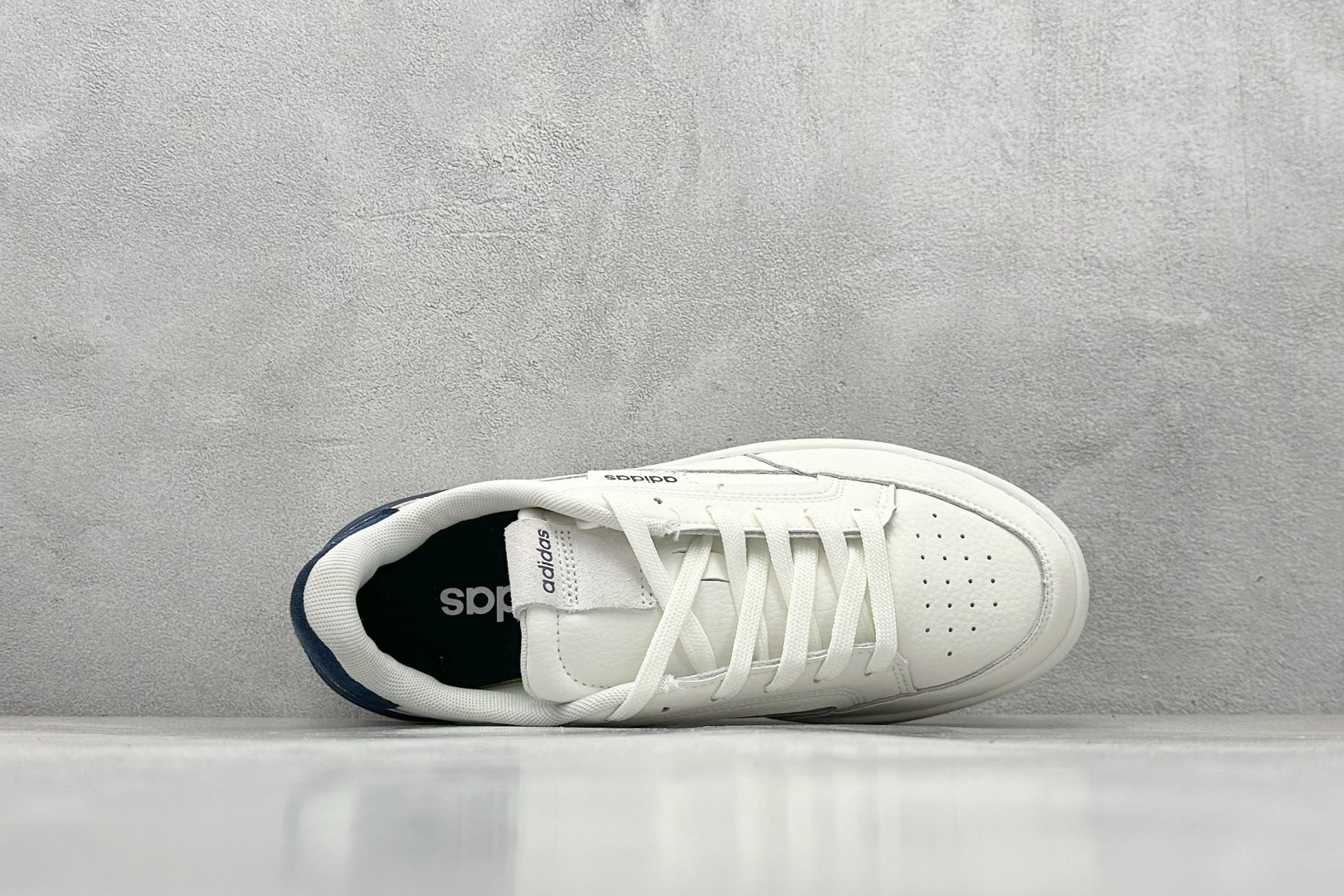 adidas Aspyre 校园休闲板鞋 JI2124