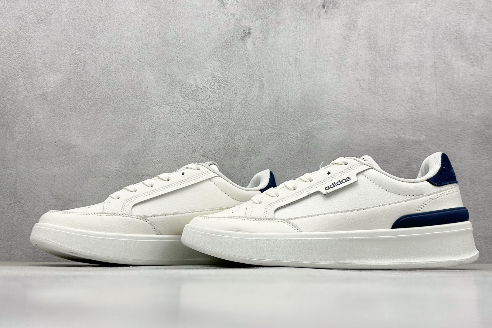 adidas Aspyre 校园休闲板鞋 JI2124