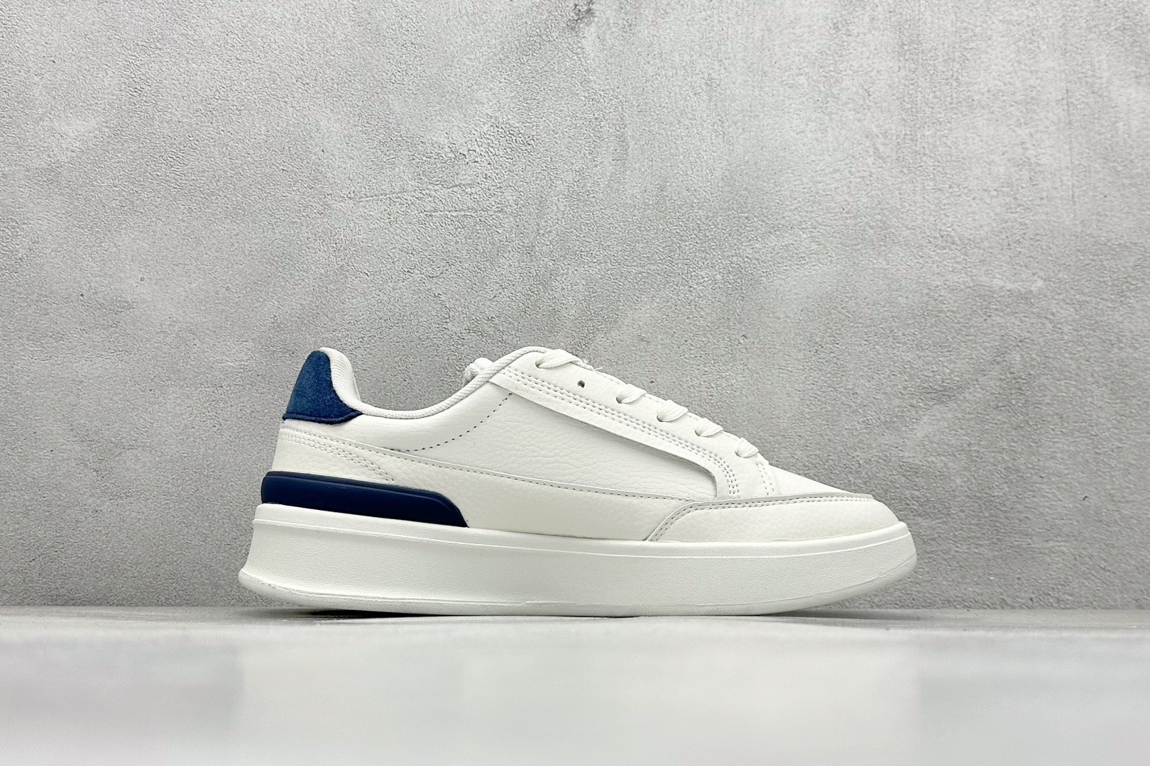 adidas Aspyre 校园休闲板鞋 JI2124