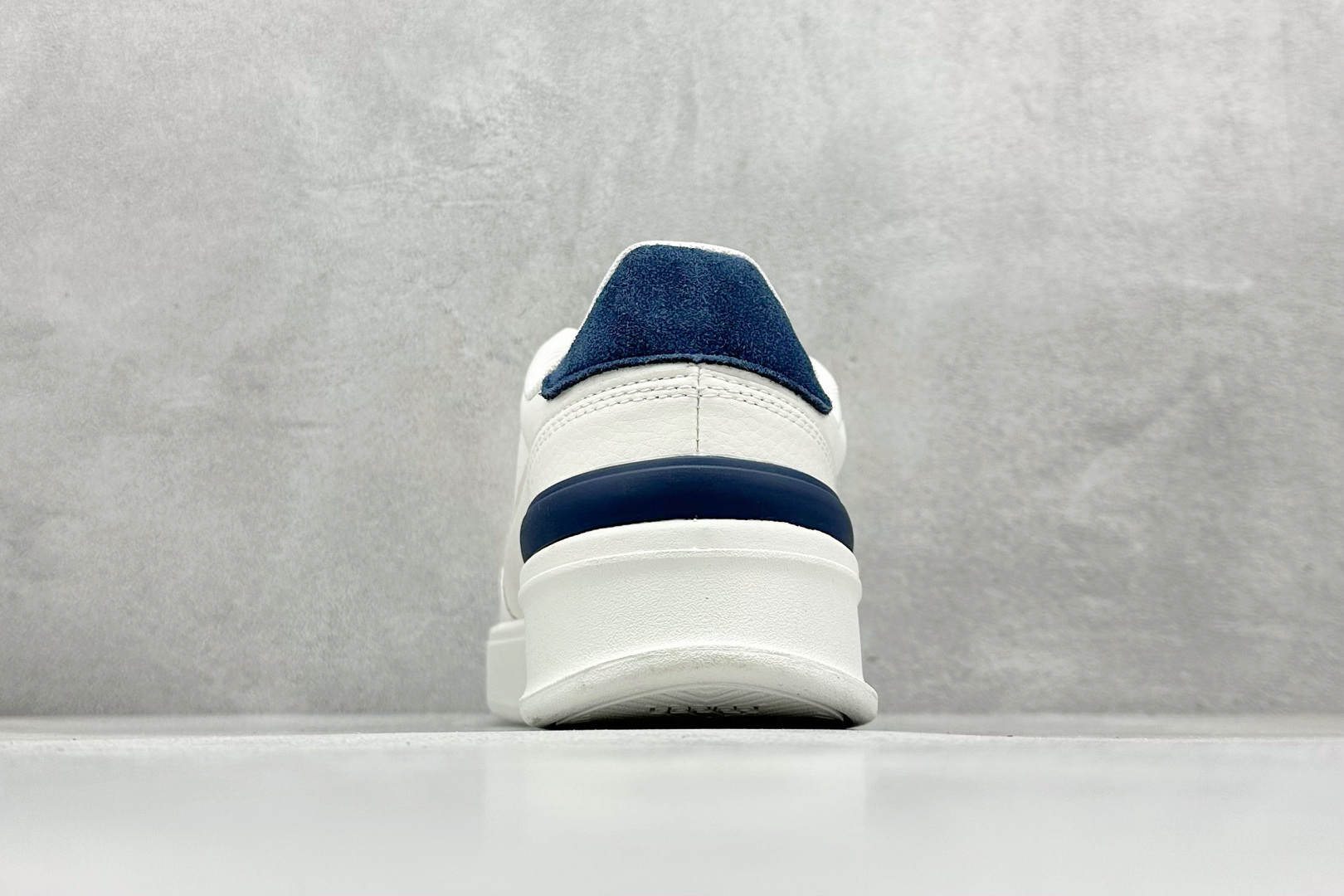 adidas Aspyre 校园休闲板鞋 JI2124