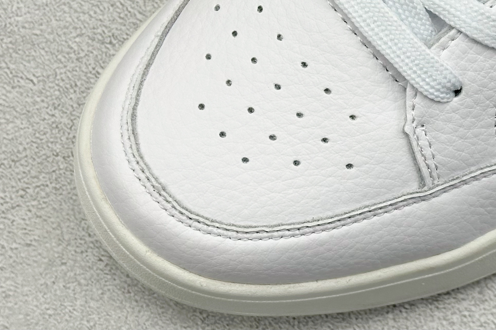 adidas Aspyre 校园休闲板鞋 JI2129