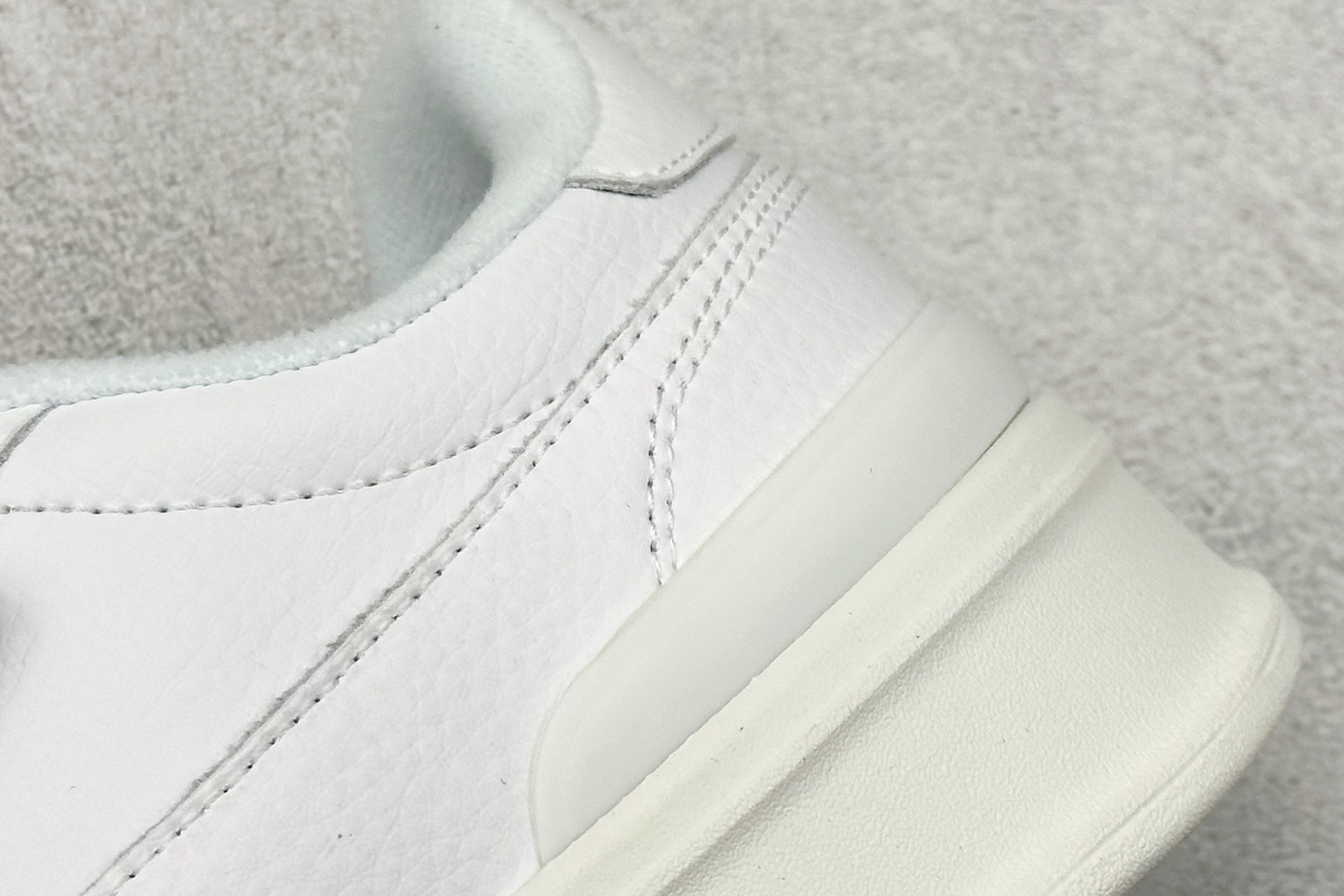 adidas Aspyre 校园休闲板鞋 JI2129