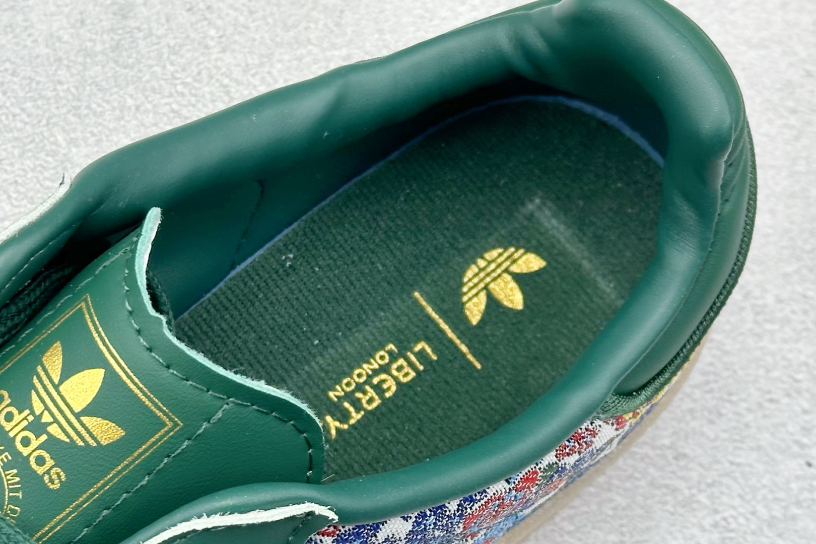 150 adidas originals SAMBAE VALENTINE W 百搭单品 复古桑巴板鞋 JH7289