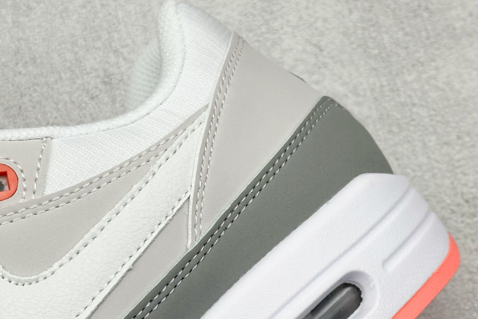 Nike Air Max 1 耐克半掌气垫复古跑步鞋 599820-100