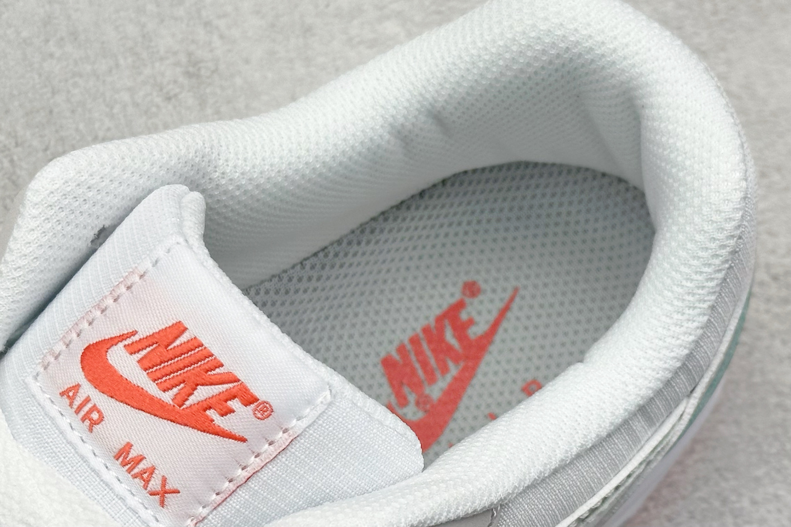 Nike Air Max 1 耐克半掌气垫复古跑步鞋 599820-100