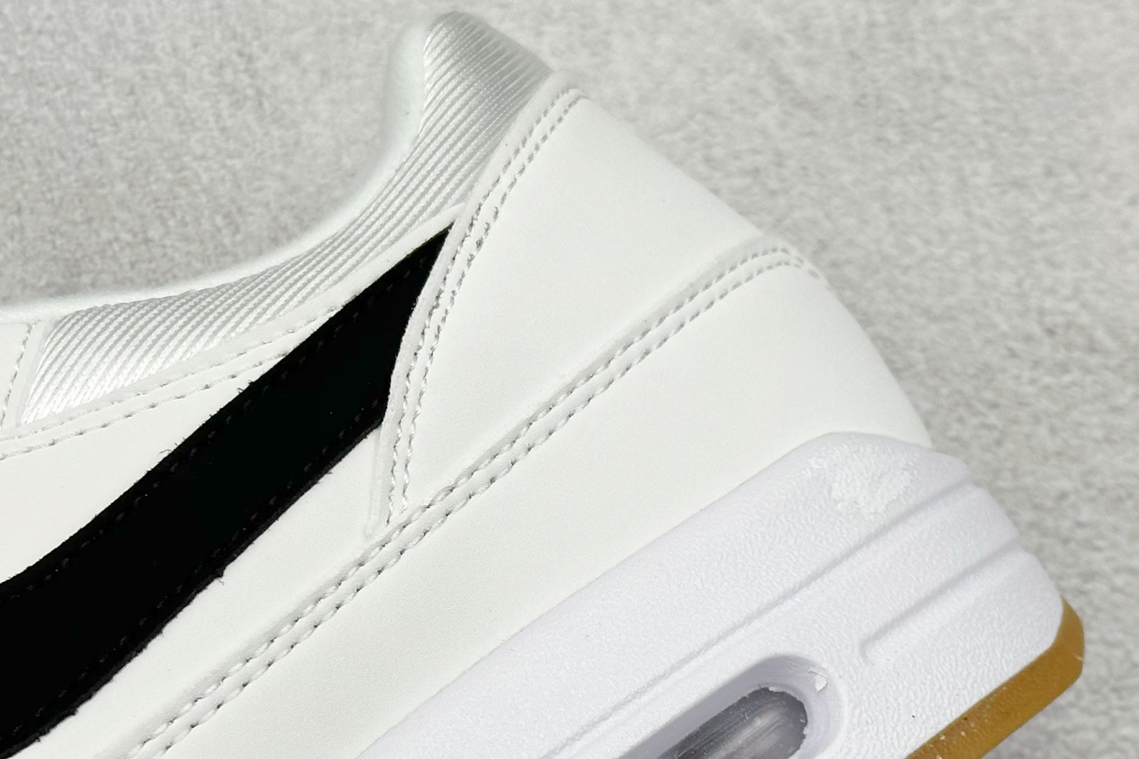 Nike Air Max 1 耐克半掌气垫复古跑步鞋 FN0697-100